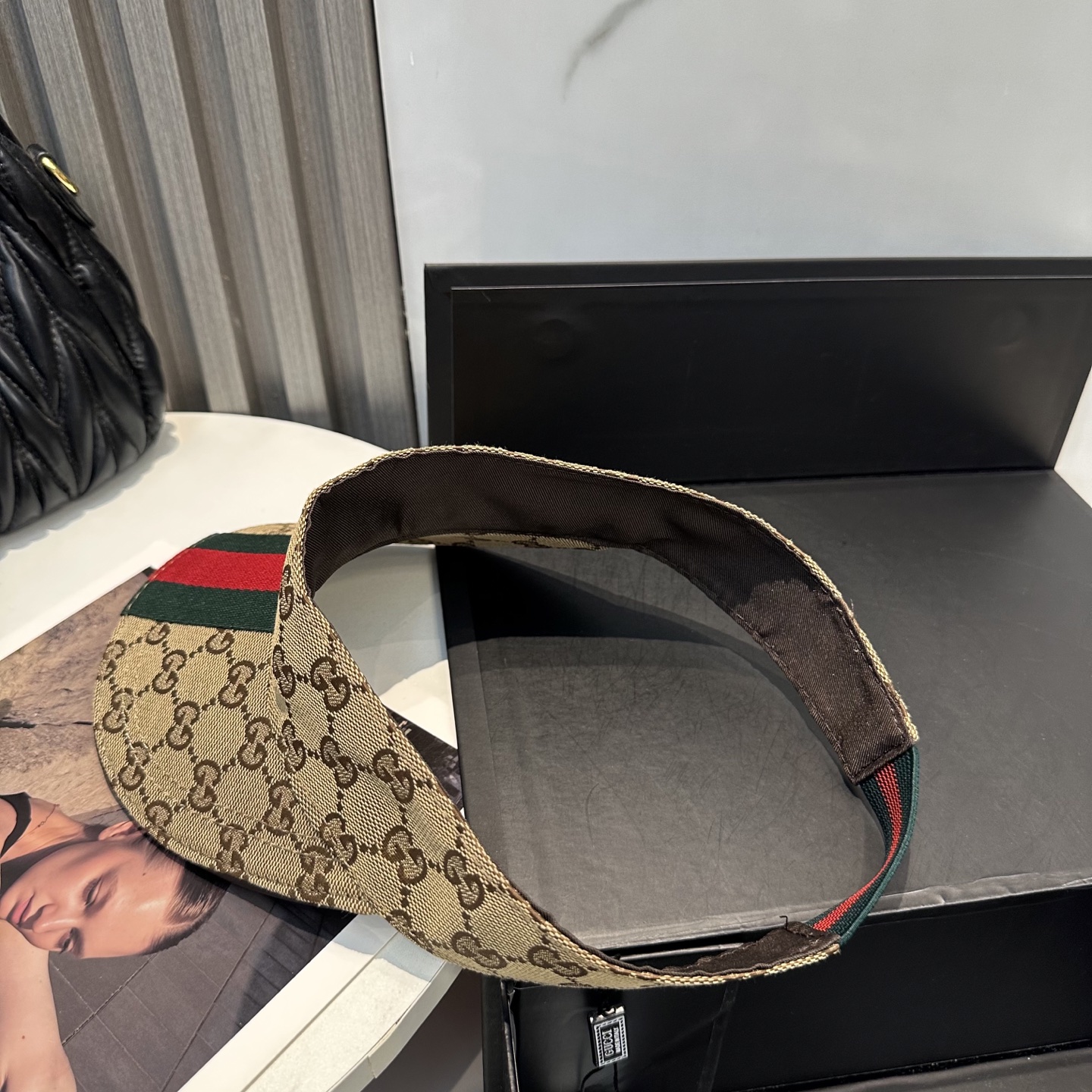  Gucci(古奇)最新原单宽版织带空顶帽。专柜11开模订制，最高版本，原版帆布料，轻盈透气！实物拍摄，