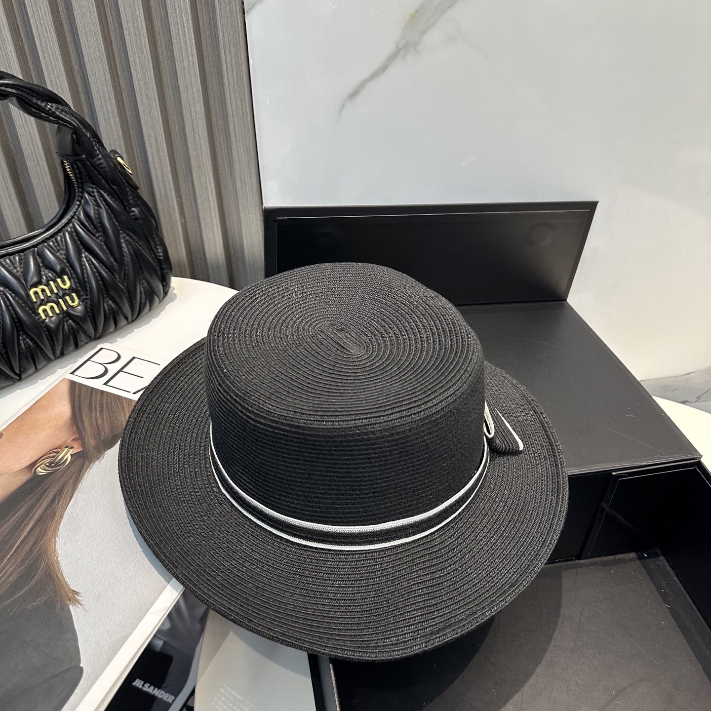 
香奈儿 2025新款平顶草帽，高级定制，名媛风，细节待上，夏季防晒防紫外线，出行必备，百搭好看