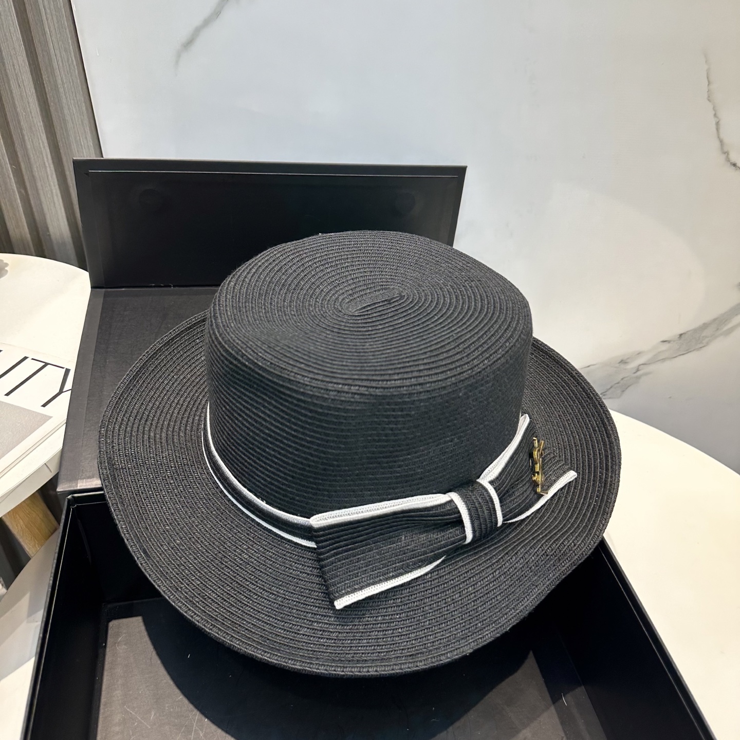 
香奈儿 2025新款平顶草帽，高级定制，名媛风，细节待上，夏季防晒防紫外线，出行必备，百搭好看