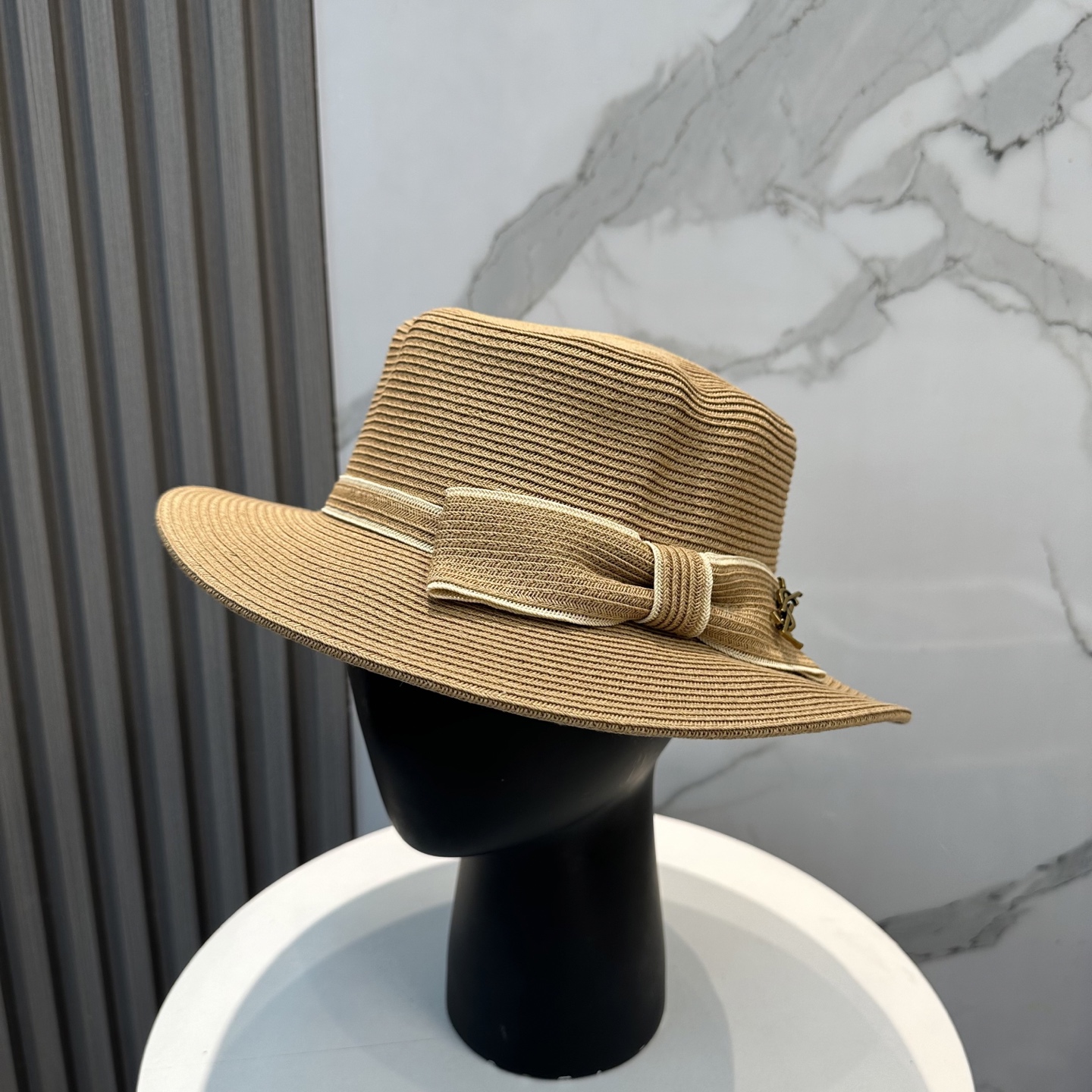 
香奈儿 2025新款平顶草帽，高级定制，名媛风，细节待上，夏季防晒防紫外线，出行必备，百搭好看