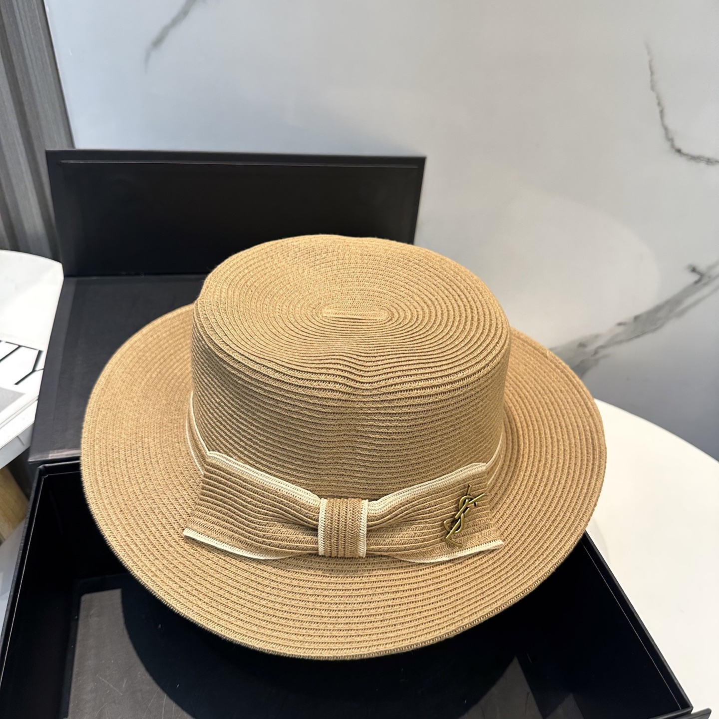 
香奈儿 2025新款平顶草帽，高级定制，名媛风，细节待上，夏季防晒防紫外线，出行必备，百搭好看