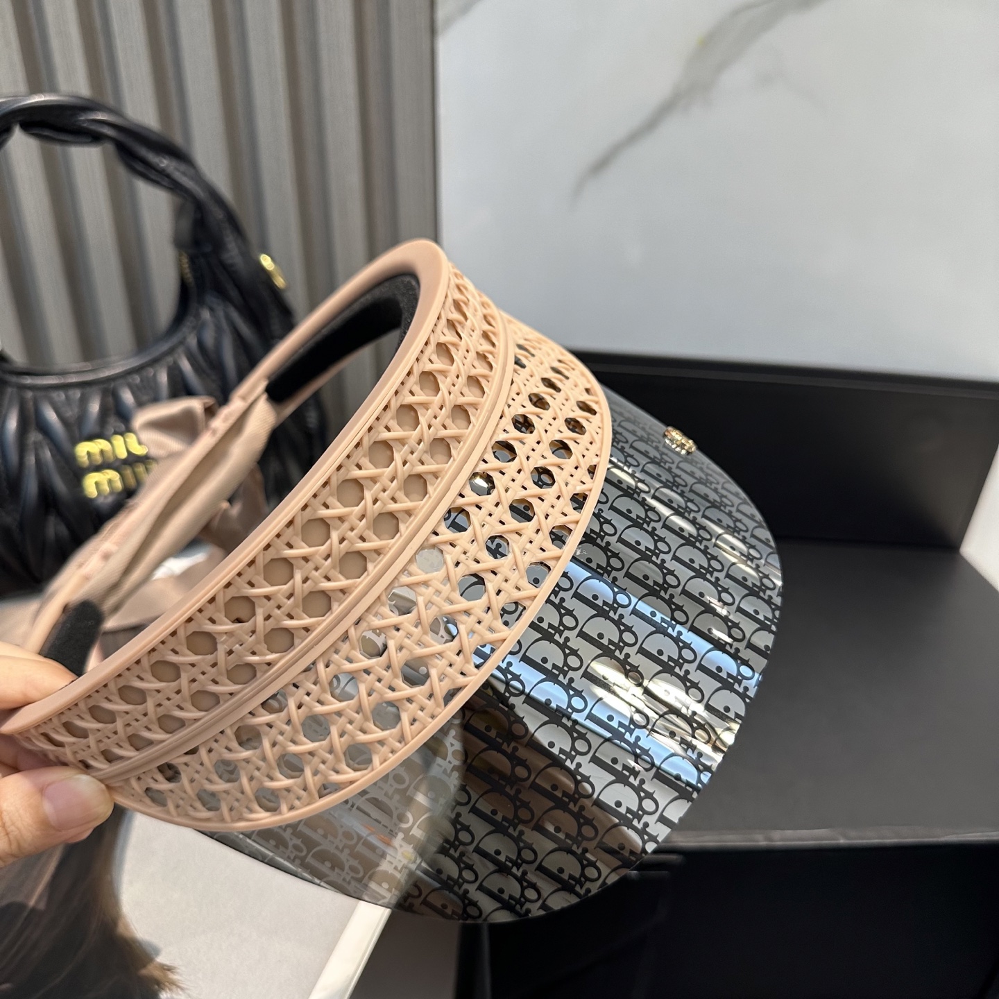 [Dior Hats]This is a summer hat Whoever wears it looks goodTianming Glasses