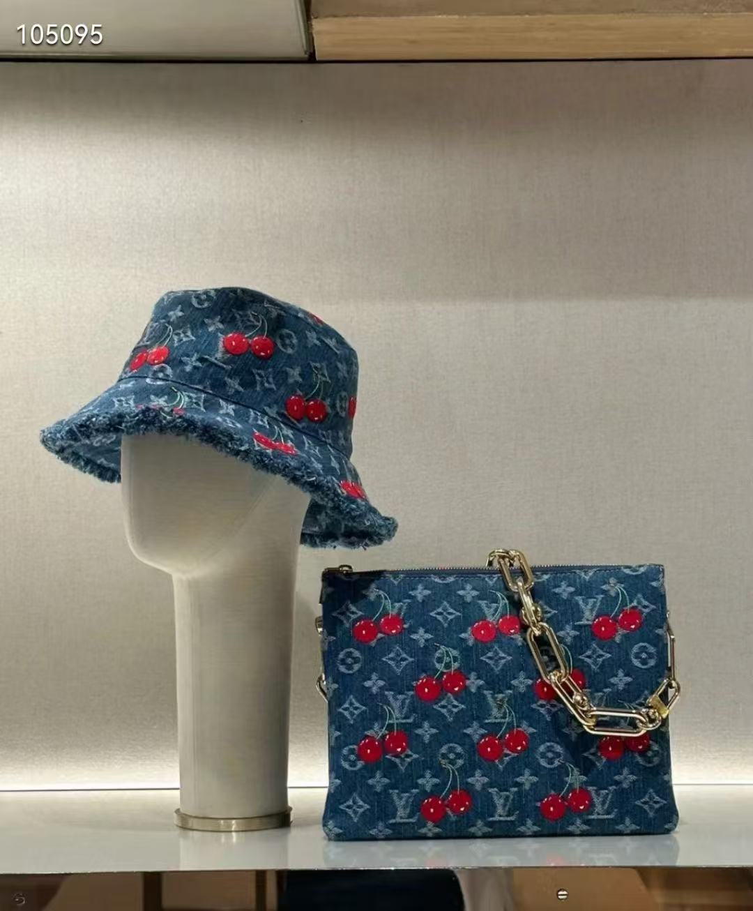 
lv 路易威登很火的一款渔夫帽
简约大气 高逼格好物～格调有个性
LOGO  四季款 轻盈透气！质量超