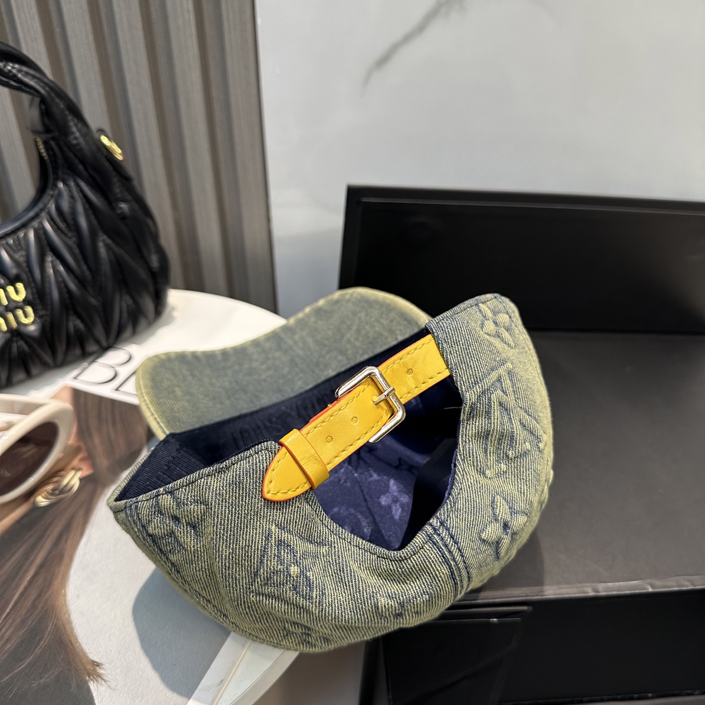 P103 LV路易威登官网同步高版本 新款牛仔棒球帽🧢
火爆技术升级，洗水牛仔风街头风十足
更符合现在时尚小哥哥小姐姐的style，机场街拍超飒！
