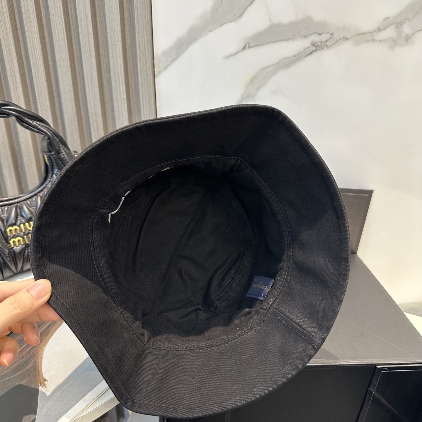 路易威登 LouisVuitton双面刺绣渔夫帽😍新款重工打造♥️高端大气,百搭款🤗男女通用!