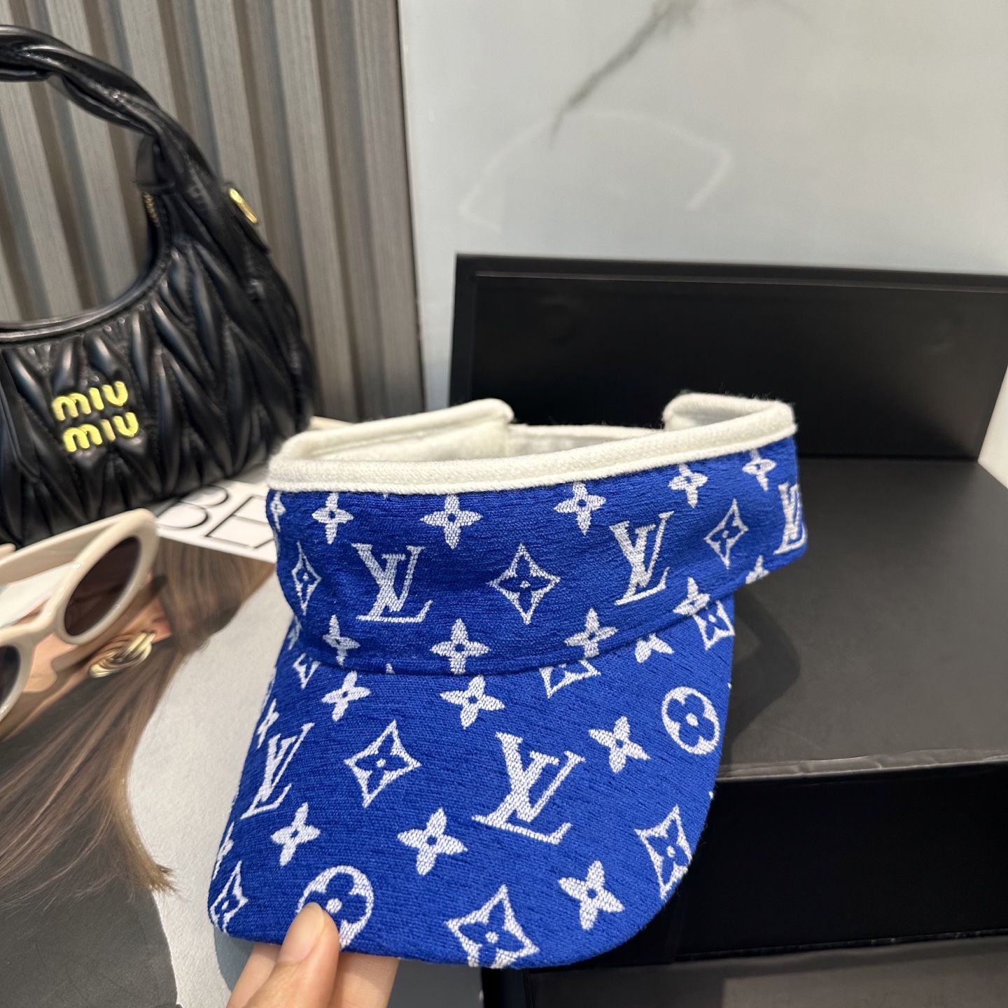  LV路易威登原单刺绣空顶遮阳帽 专柜热卖款纯棉内里，轻盈透气。完美版型，对格精准无误，原厂品质，独家实