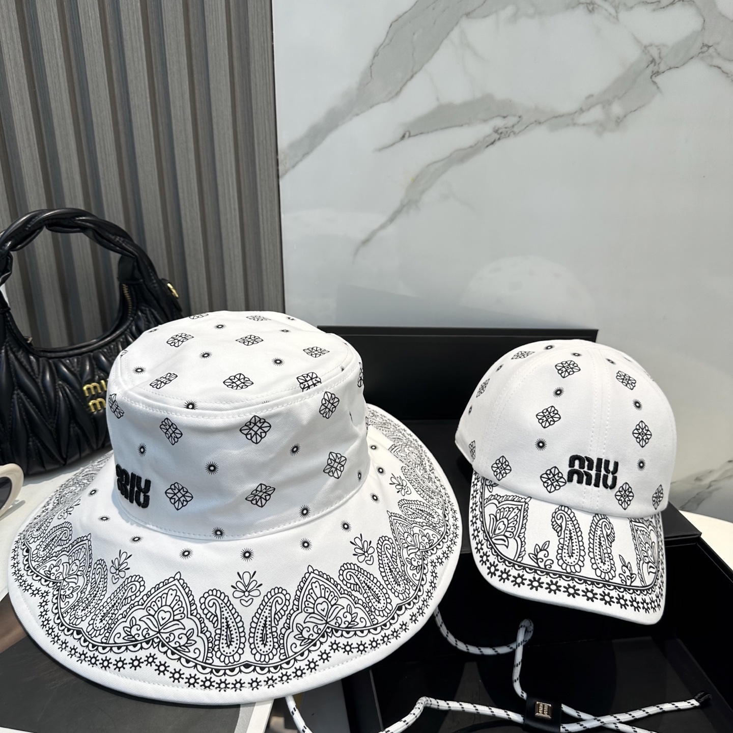 💛配防尘袋【MIUM缪缪】2025新款度假风大沿渔夫帽,🔆百搭日常款~出街必备