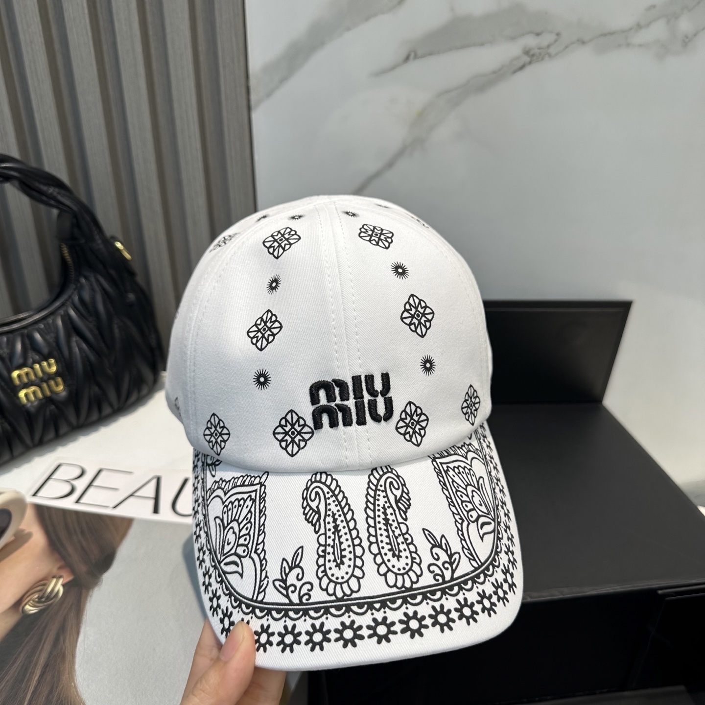 💛配防尘袋【MIUM缪缪】2025新款度假风大沿渔夫帽,🔆百搭日常款~出街必备