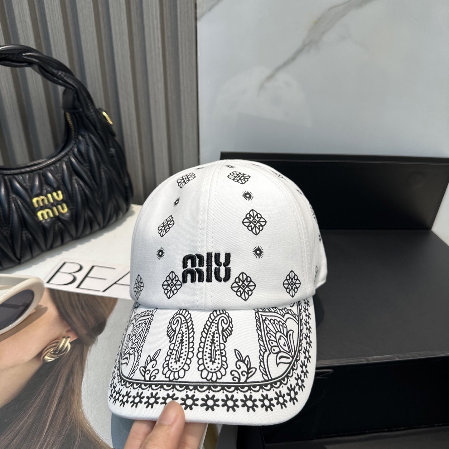 💛配防尘袋【MIUM缪缪】2025新款度假风大沿渔夫帽,🔆百搭日常款~出街必备