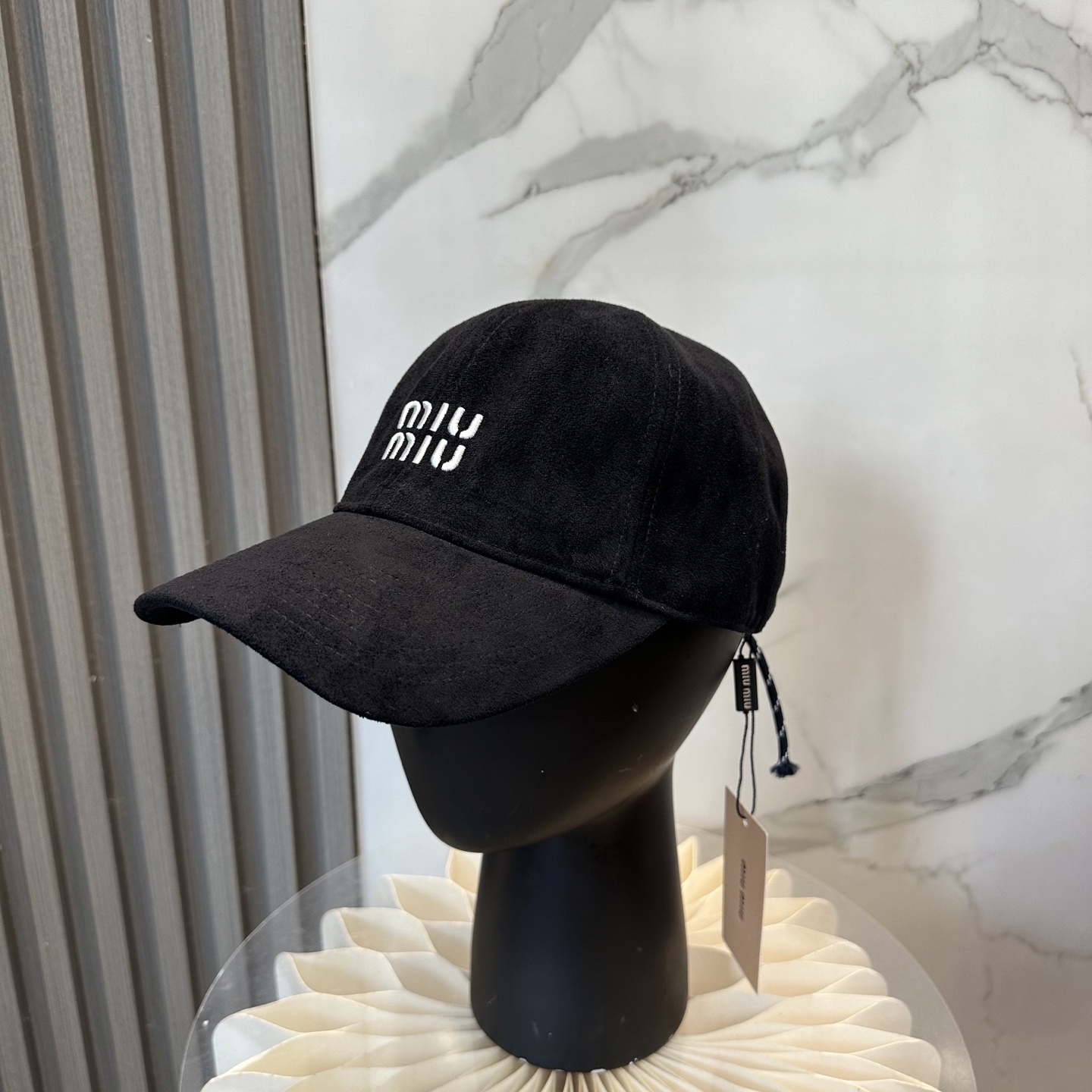 Miu Miu Velvet Baseball Cap – Stylish & Comfortable, Perfect for All