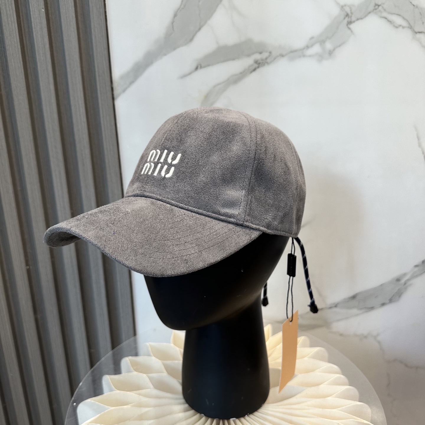 Miu Miu Stylish Baseball Cap – Trendy Colors, Unisex Design