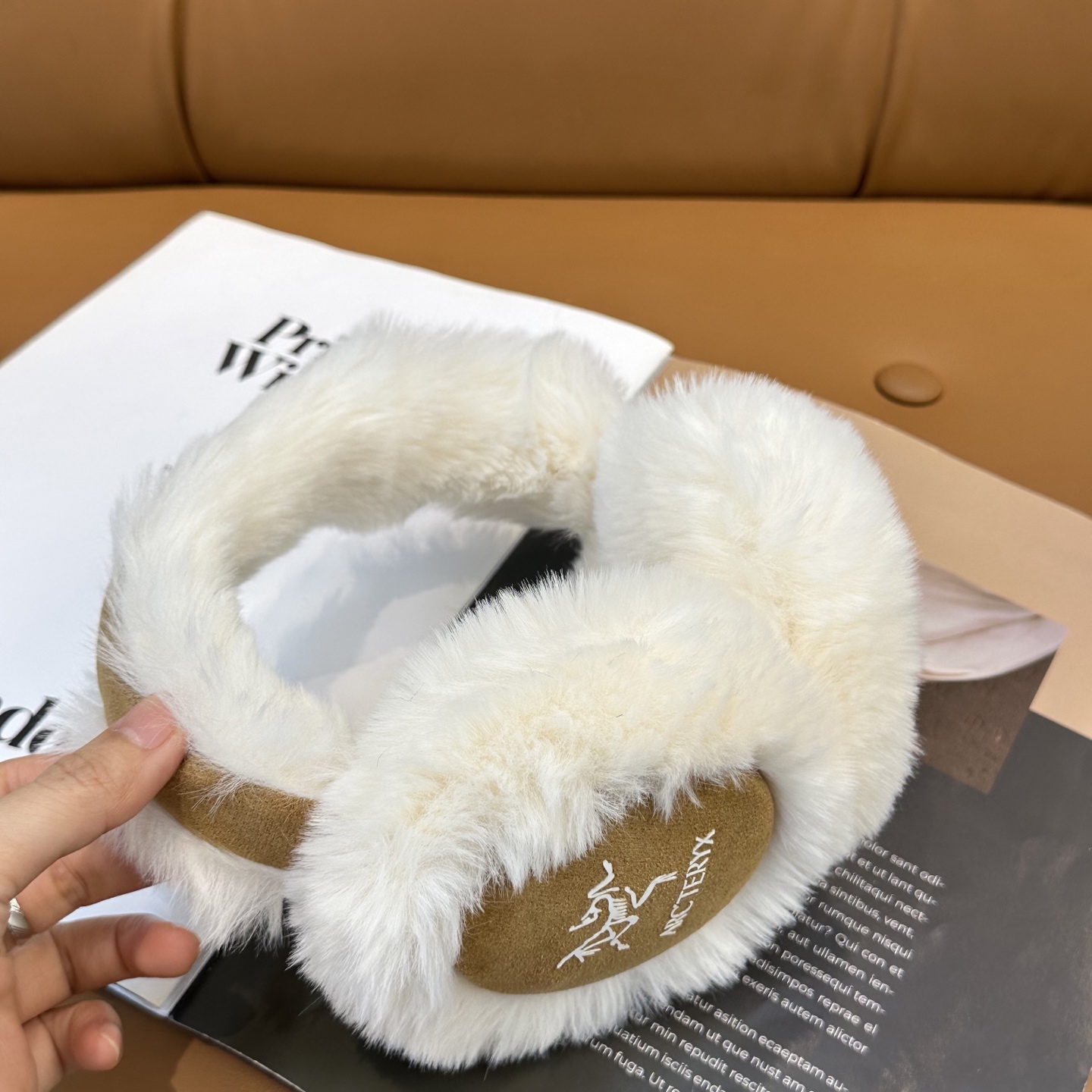 始祖鸟 滑雪耳罩🌈疯狂打call值得拥有💫💕人间白富美必备滑雪日常凹造型简直太赞了保暖打气物件高颜值 五