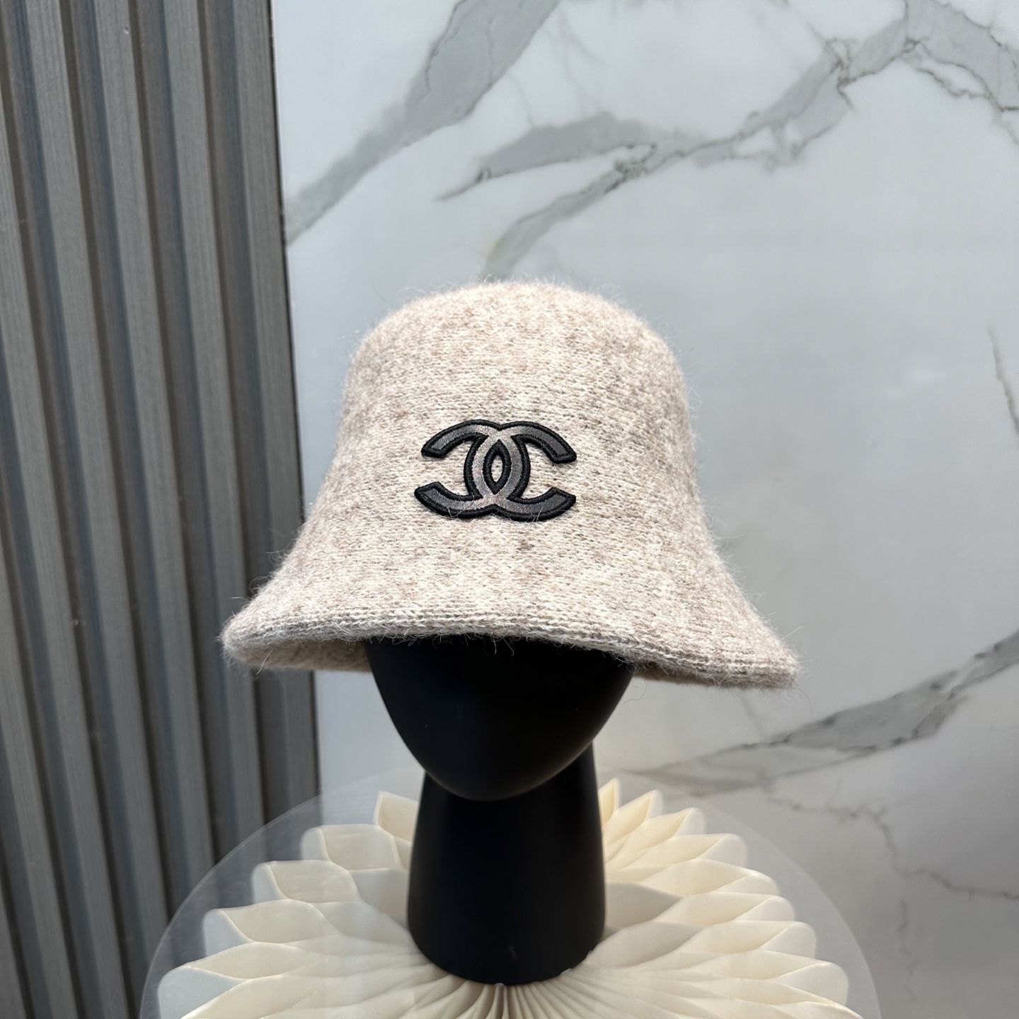 NO:643699,With dust bag [CHA Chanel] 2025 autumn and winter new style wool cashmere bucket hat, temperament goddess style ~ a must-have hat for going out on the street bucket hat baseball cap knitted hat, hat, chanel, espadrilles, hats19860909配防尘袋【CHA香奈儿】2025秋冬新款小香风羊毛羊绒渔夫帽,气质女神款～出街必备帽子渔夫帽棒球帽针织帽,帽子,chanel,espadrilles,hats,hat