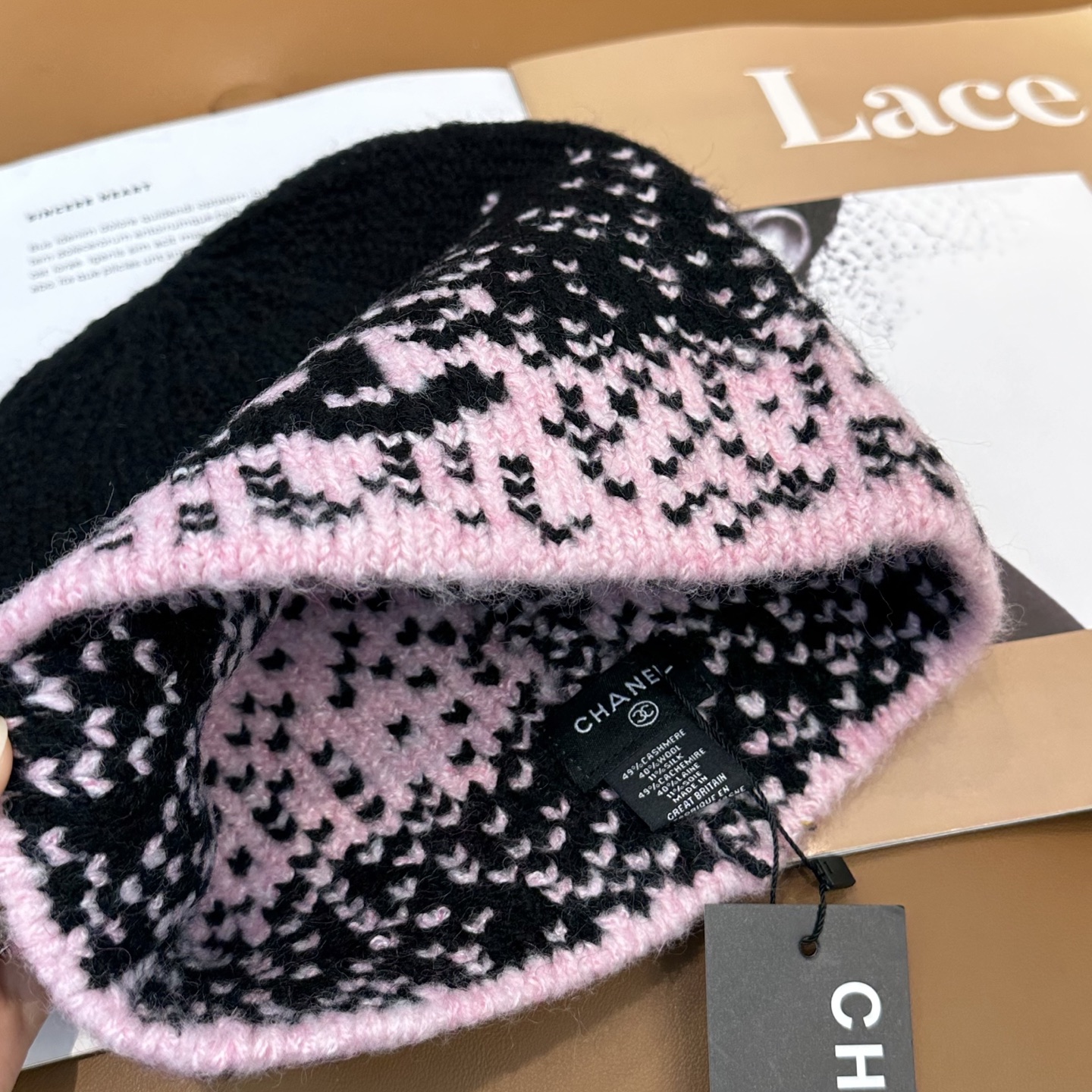 Cha官网品质香奈儿秋冬网红时尚博主推荐款针织帽，藏着不动声色的高级感，每一处线条都透着利落大方，简约而