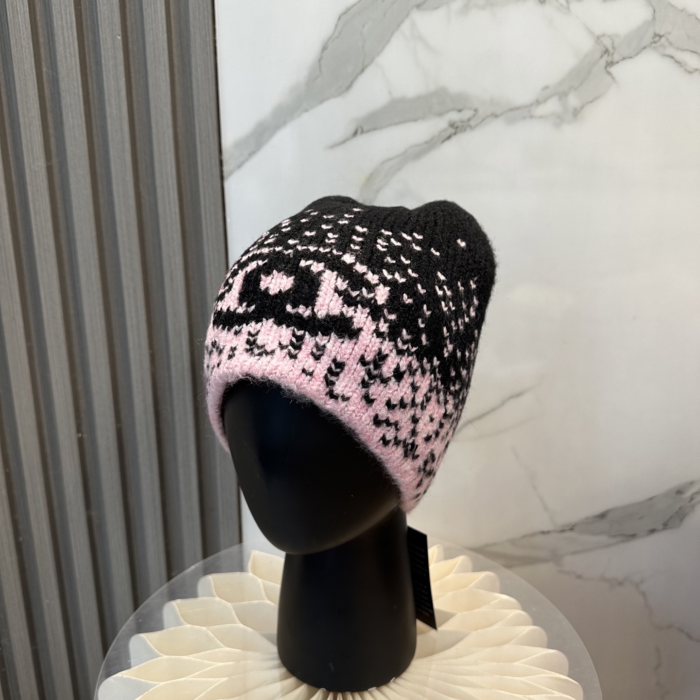 Cha官网品质香奈儿秋冬网红时尚博主推荐款针织帽，藏着不动声色的高级感，每一处线条都透着利落大方，简约而