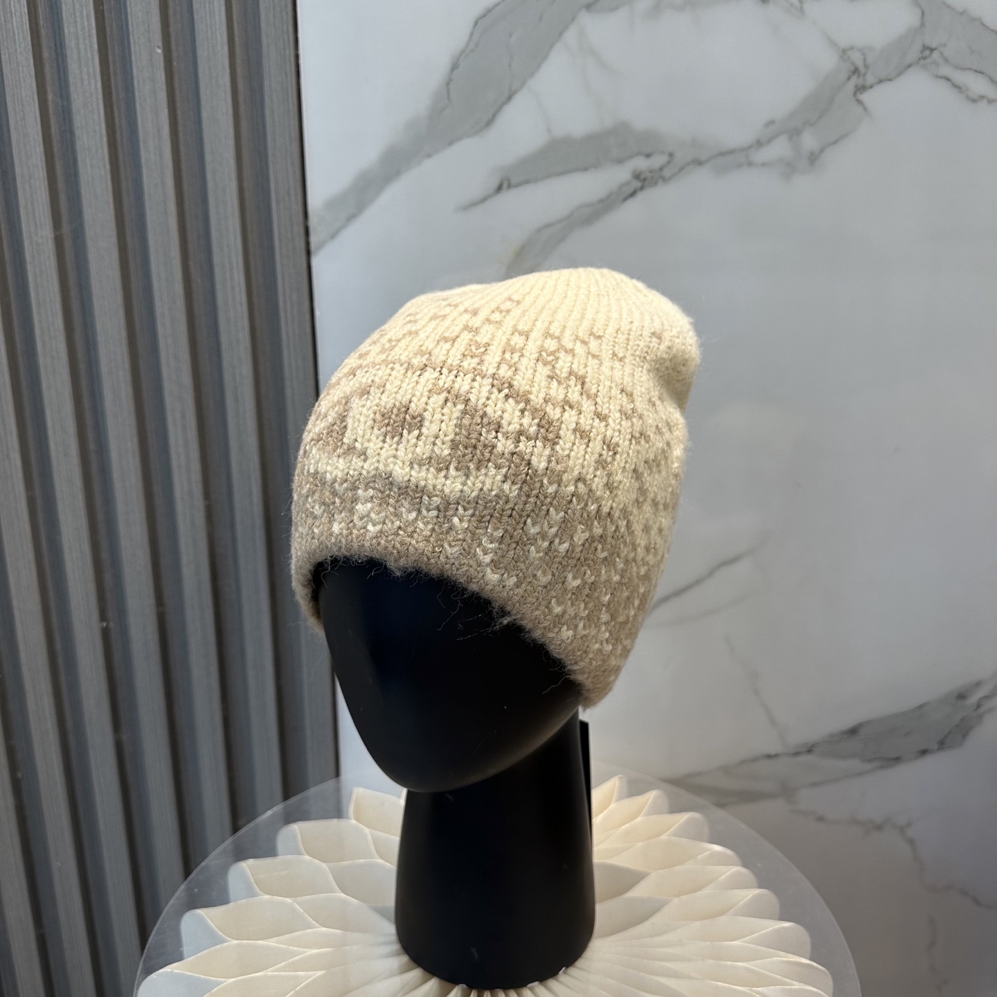 Cha官网品质香奈儿秋冬网红时尚博主推荐款针织帽，藏着不动声色的高级感，每一处线条都透着利落大方，简约而