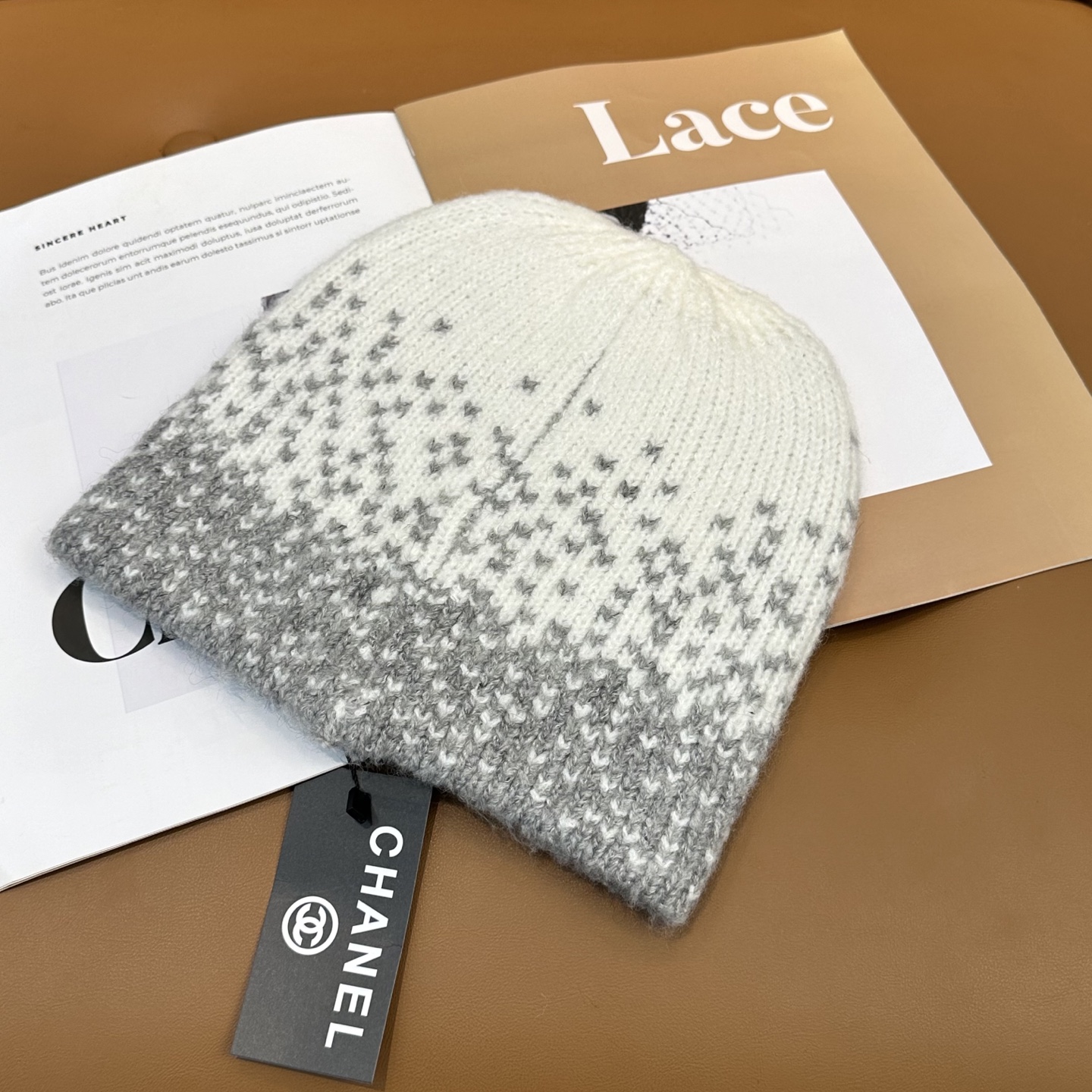 Cha官网品质香奈儿秋冬网红时尚博主推荐款针织帽，藏着不动声色的高级感，每一处线条都透着利落大方，简约而