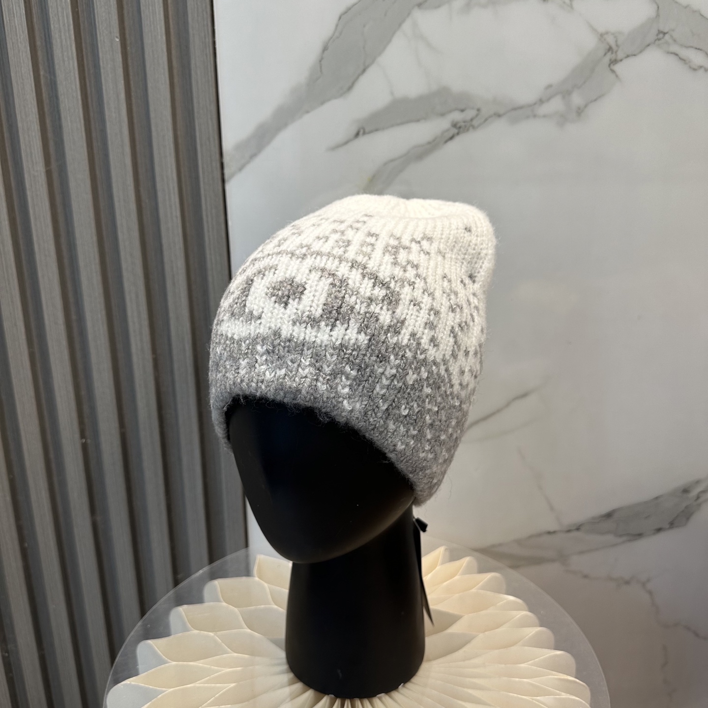 Cha官网品质香奈儿秋冬网红时尚博主推荐款针织帽，藏着不动声色的高级感，每一处线条都透着利落大方，简约而