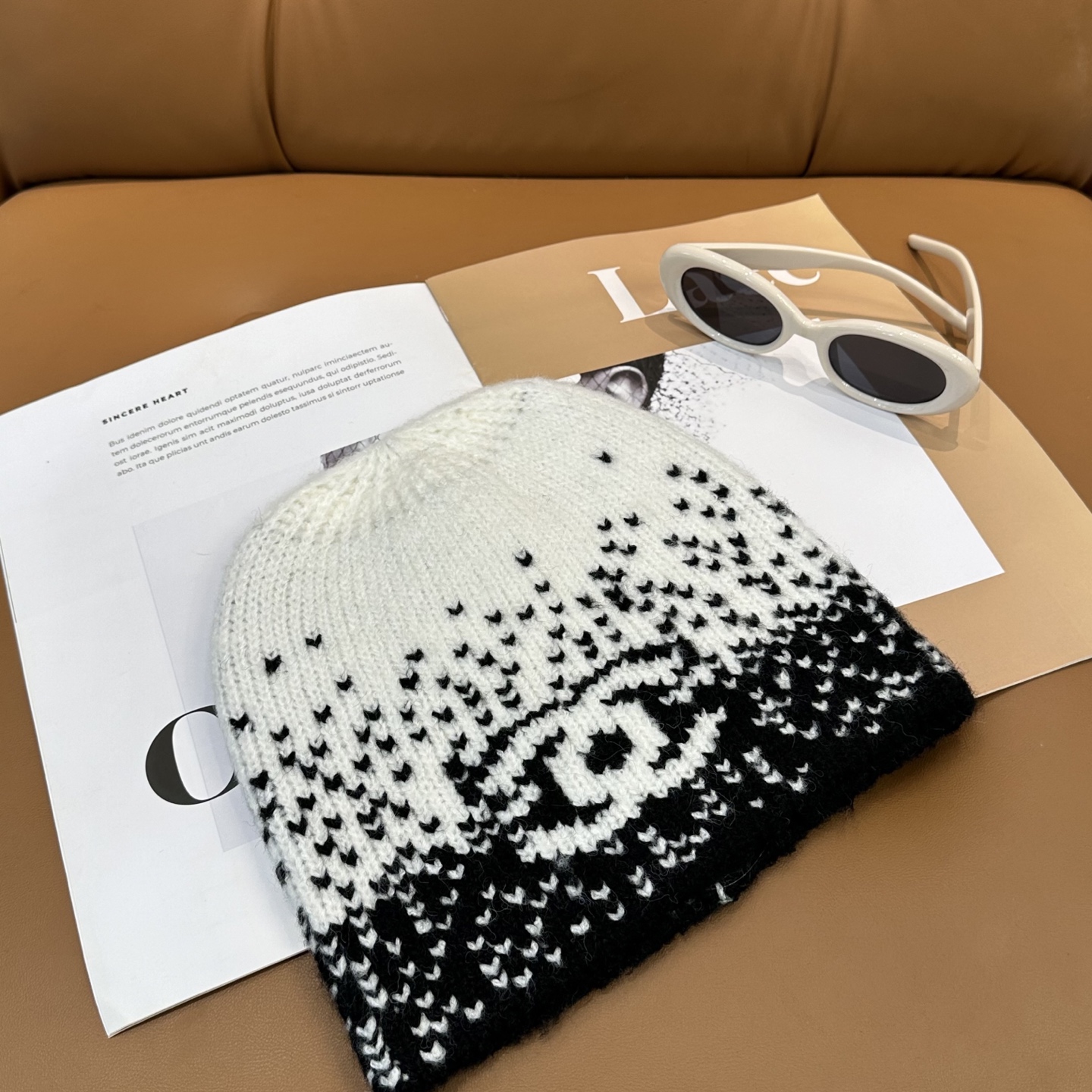 Cha官网品质香奈儿秋冬网红时尚博主推荐款针织帽，藏着不动声色的高级感，每一处线条都透着利落大方，简约而