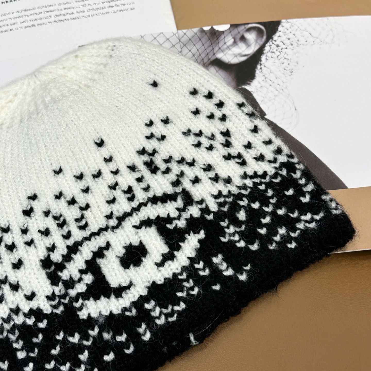 Cha官网品质香奈儿秋冬网红时尚博主推荐款针织帽，藏着不动声色的高级感，每一处线条都透着利落大方，简约而