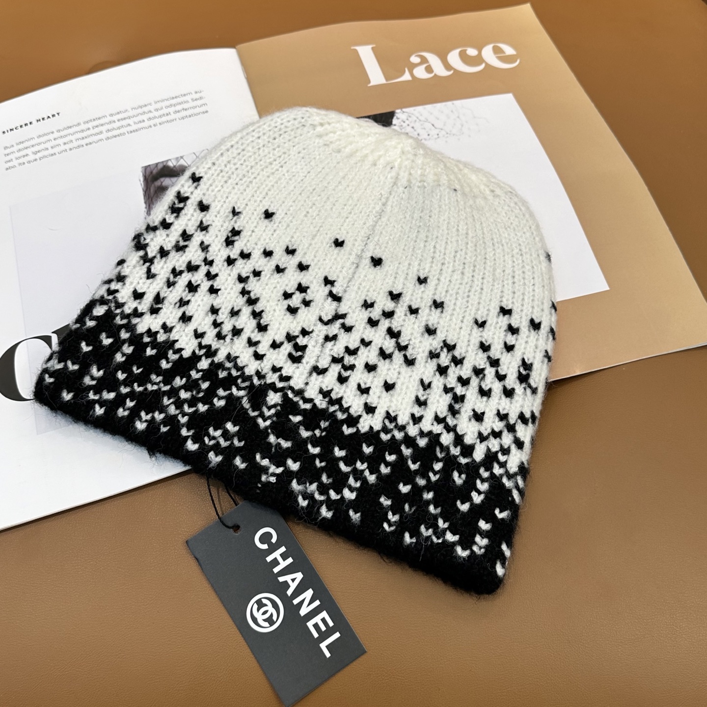Cha官网品质香奈儿秋冬网红时尚博主推荐款针织帽，藏着不动声色的高级感，每一处线条都透着利落大方，简约而