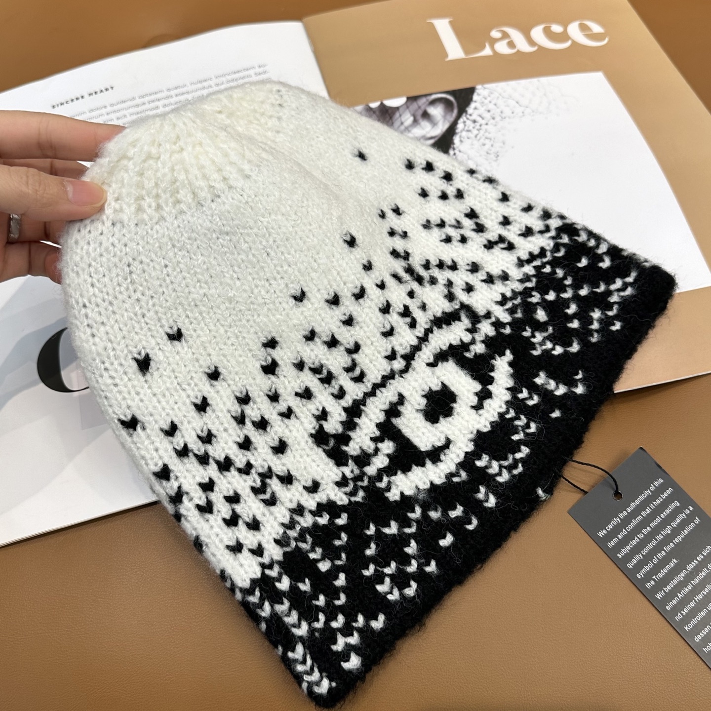 Cha官网品质香奈儿秋冬网红时尚博主推荐款针织帽，藏着不动声色的高级感，每一处线条都透着利落大方，简约而