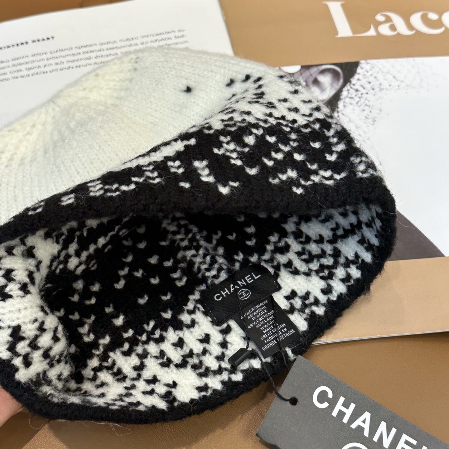 Cha官网品质香奈儿秋冬网红时尚博主推荐款针织帽，藏着不动声色的高级感，每一处线条都透着利落大方，简约而