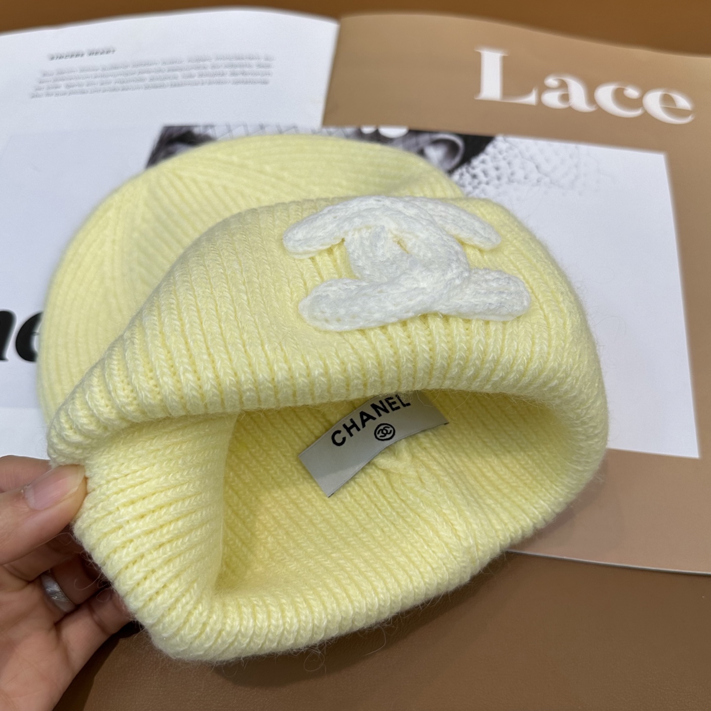 香奈儿CHANEL 小香爆款针织帽！小红书新品发布，太🉑️了，高弹面料 经典色系，男女同款哦