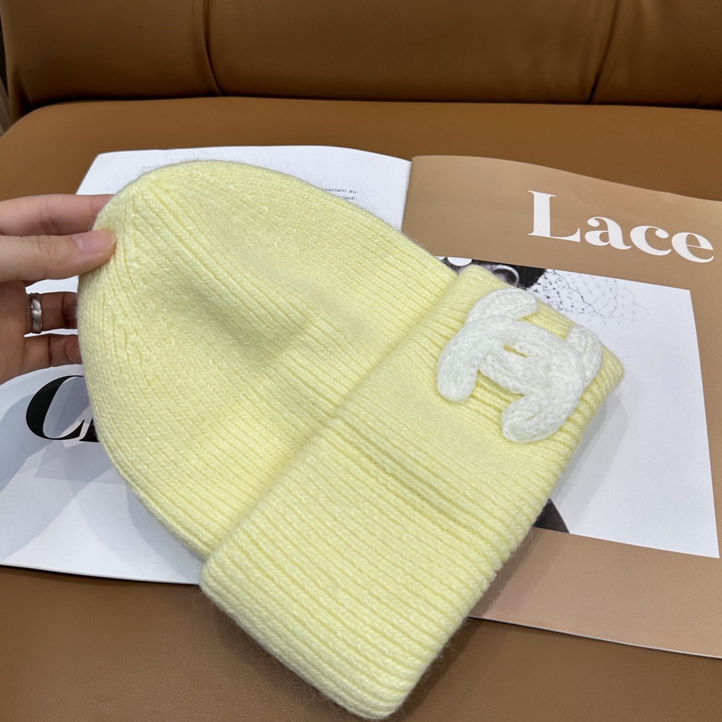 香奈儿CHANEL 小香爆款针织帽！小红书新品发布，太🉑️了，高弹面料 经典色系，男女同款哦