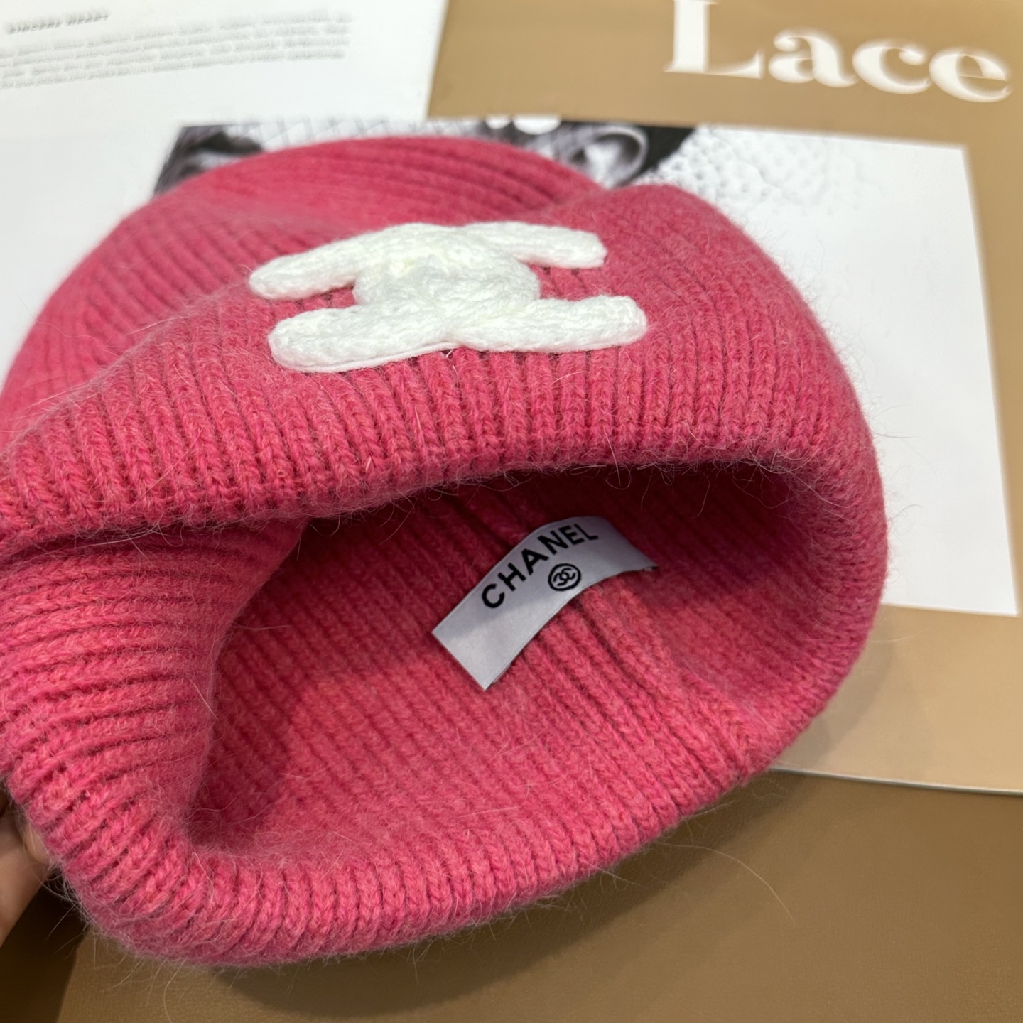 香奈儿CHANEL 小香爆款针织帽！小红书新品发布，太🉑️了，高弹面料 经典色系，男女同款哦