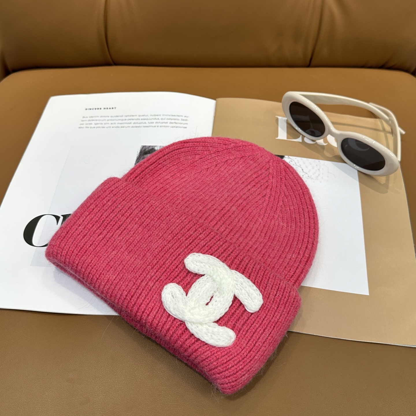 香奈儿CHANEL 小香爆款针织帽！小红书新品发布，太🉑️了，高弹面料 经典色系，男女同款哦