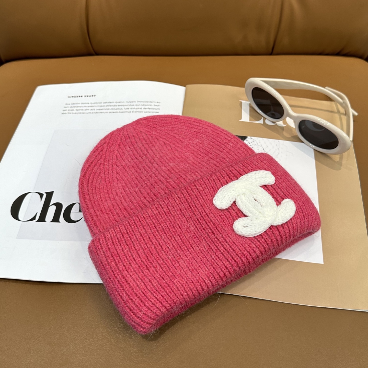 香奈儿CHANEL 小香爆款针织帽！小红书新品发布，太🉑️了，高弹面料 经典色系，男女同款哦