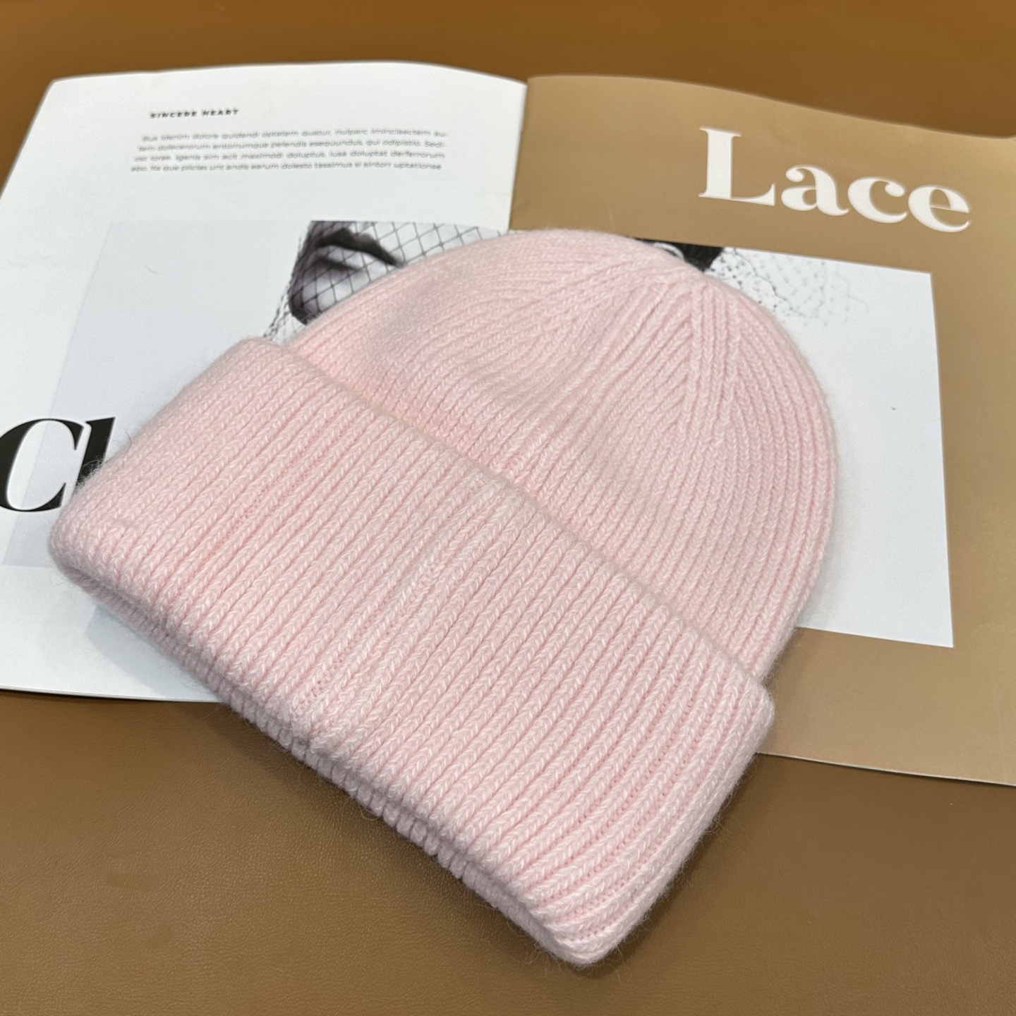 香奈儿CHANEL 小香爆款针织帽！小红书新品发布，太🉑️了，高弹面料 经典色系，男女同款哦