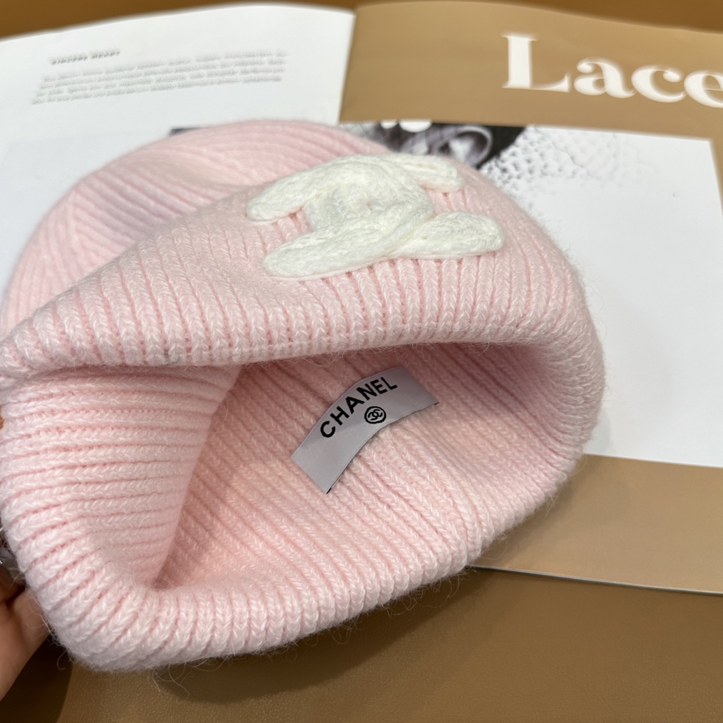 香奈儿CHANEL 小香爆款针织帽！小红书新品发布，太🉑️了，高弹面料 经典色系，男女同款哦