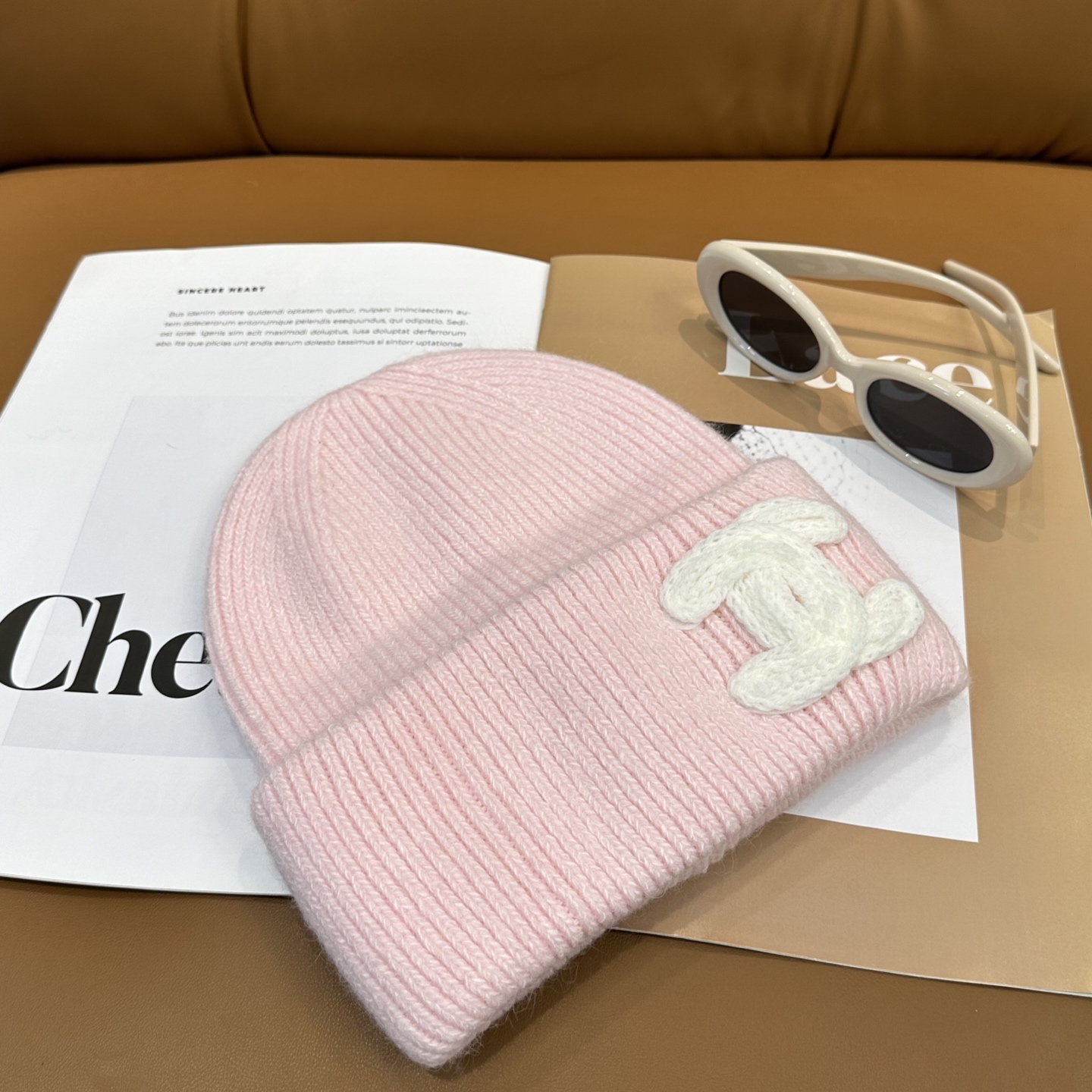 香奈儿CHANEL 小香爆款针织帽！小红书新品发布，太🉑️了，高弹面料 经典色系，男女同款哦