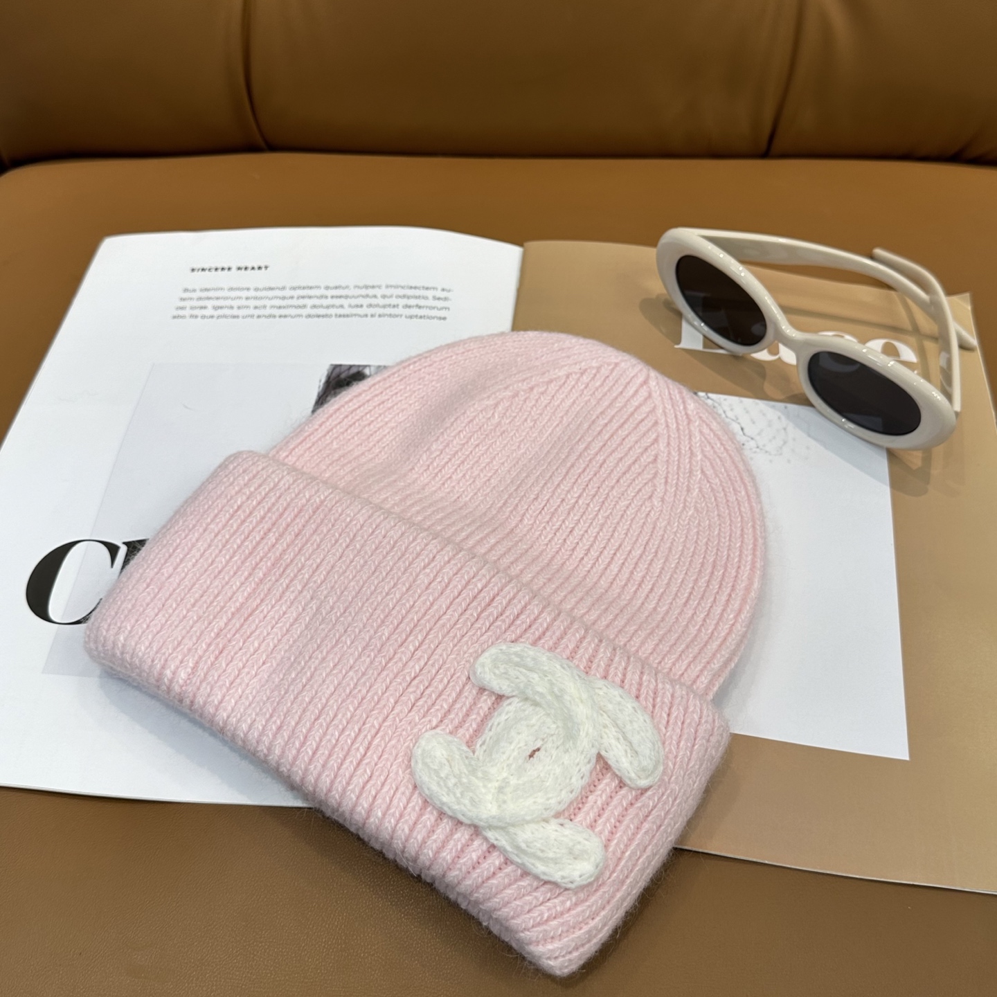 香奈儿CHANEL 小香爆款针织帽！小红书新品发布，太🉑️了，高弹面料 经典色系，男女同款哦