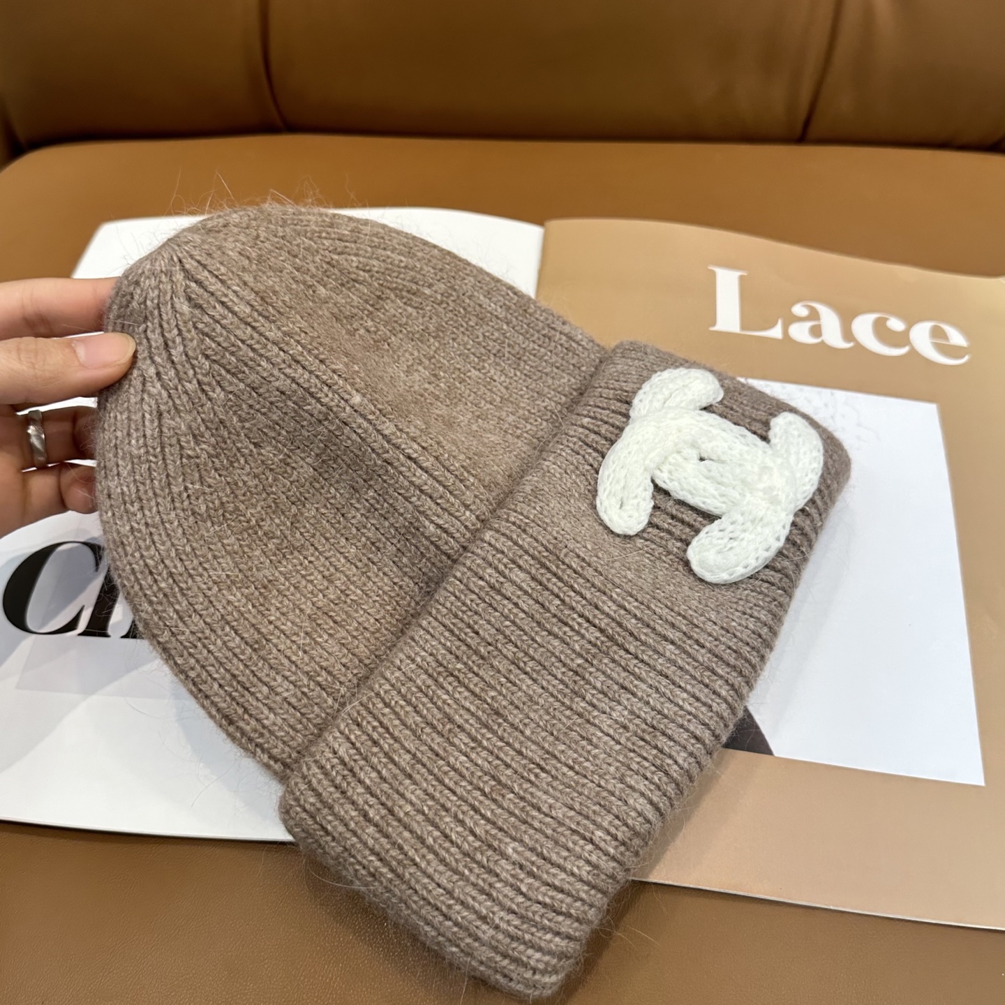 香奈儿CHANEL 小香爆款针织帽！小红书新品发布，太🉑️了，高弹面料 经典色系，男女同款哦