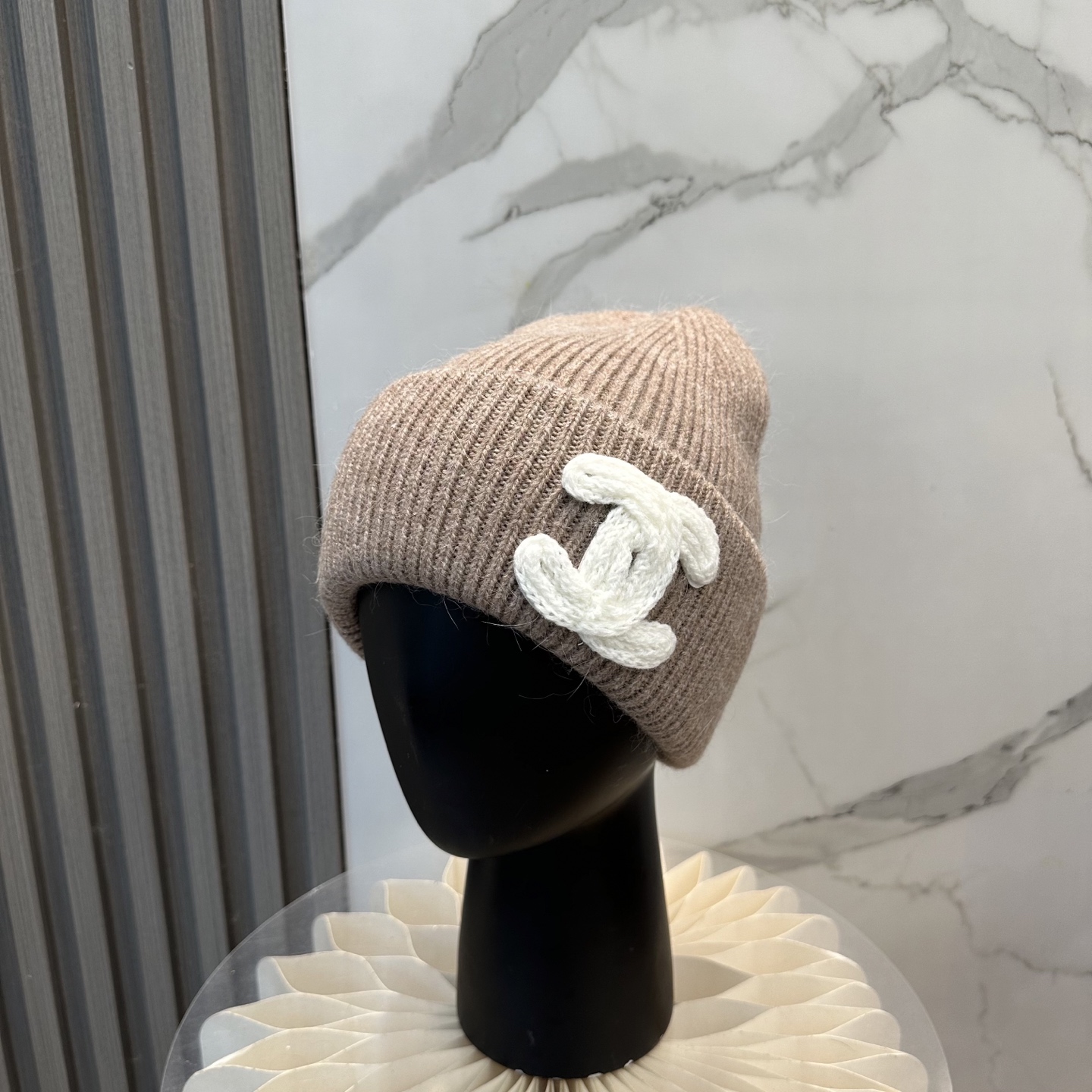 香奈儿CHANEL 小香爆款针织帽！小红书新品发布，太🉑️了，高弹面料 经典色系，男女同款哦