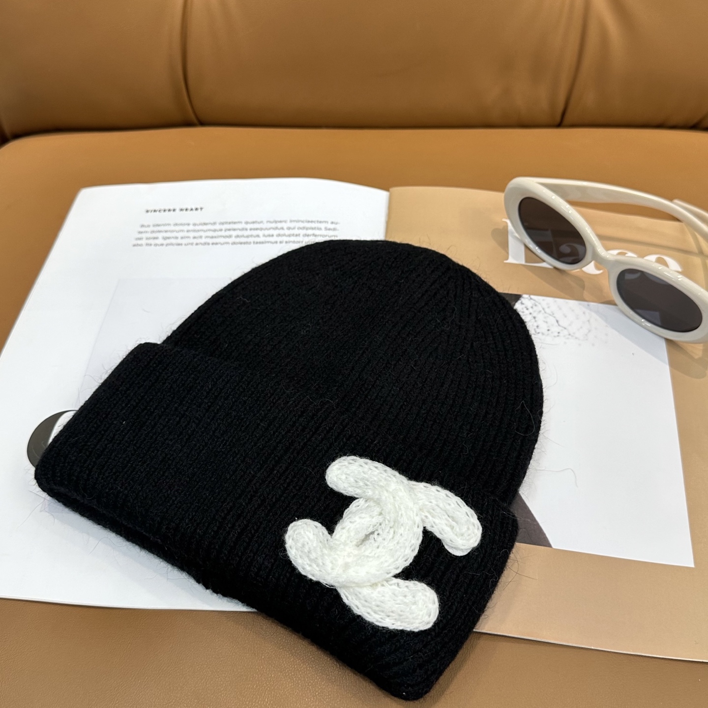 香奈儿CHANEL 小香爆款针织帽！小红书新品发布，太🉑️了，高弹面料 经典色系，男女同款哦