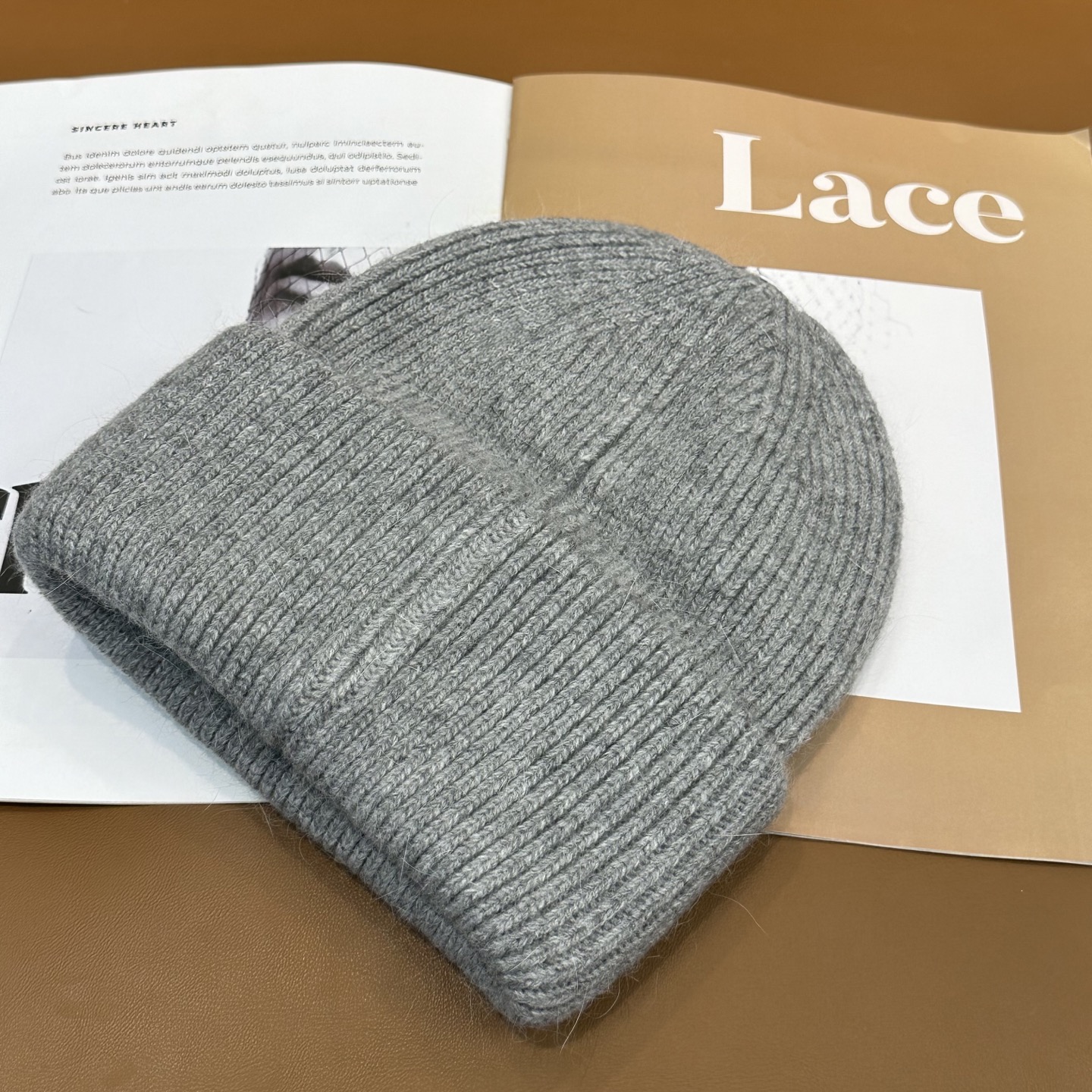 香奈儿CHANEL 小香爆款针织帽！小红书新品发布，太🉑️了，高弹面料 经典色系，男女同款哦