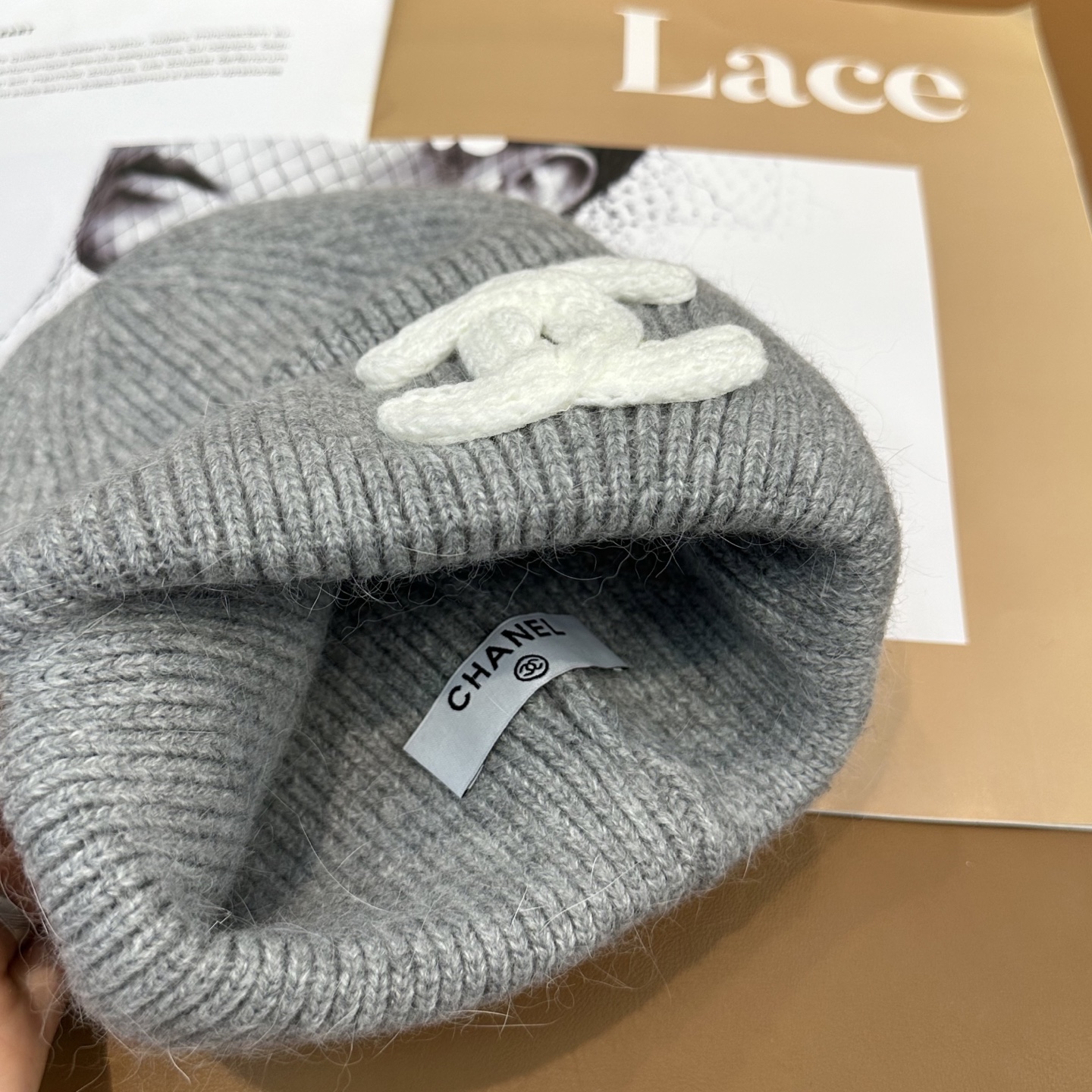 香奈儿CHANEL 小香爆款针织帽！小红书新品发布，太🉑️了，高弹面料 经典色系，男女同款哦