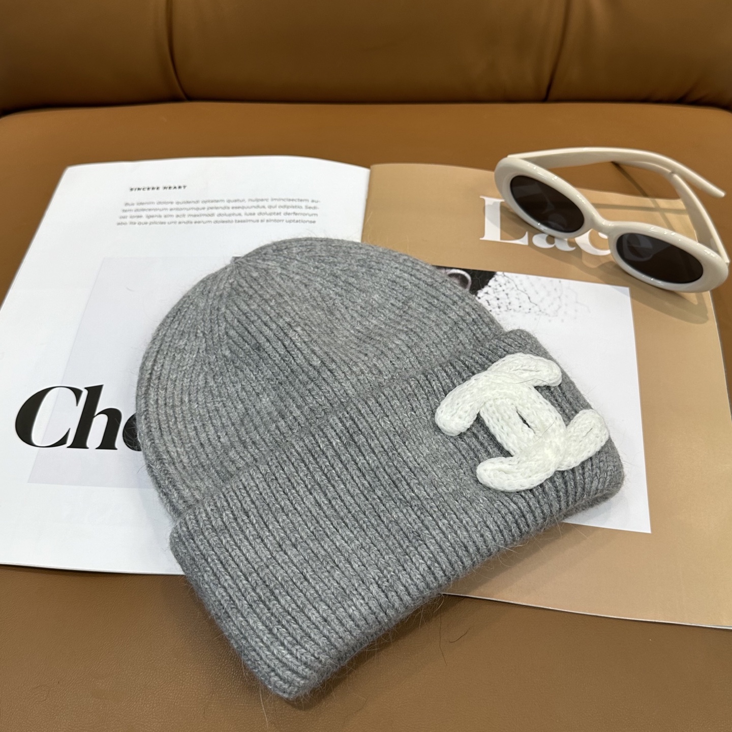 香奈儿CHANEL 小香爆款针织帽！小红书新品发布，太🉑️了，高弹面料 经典色系，男女同款哦