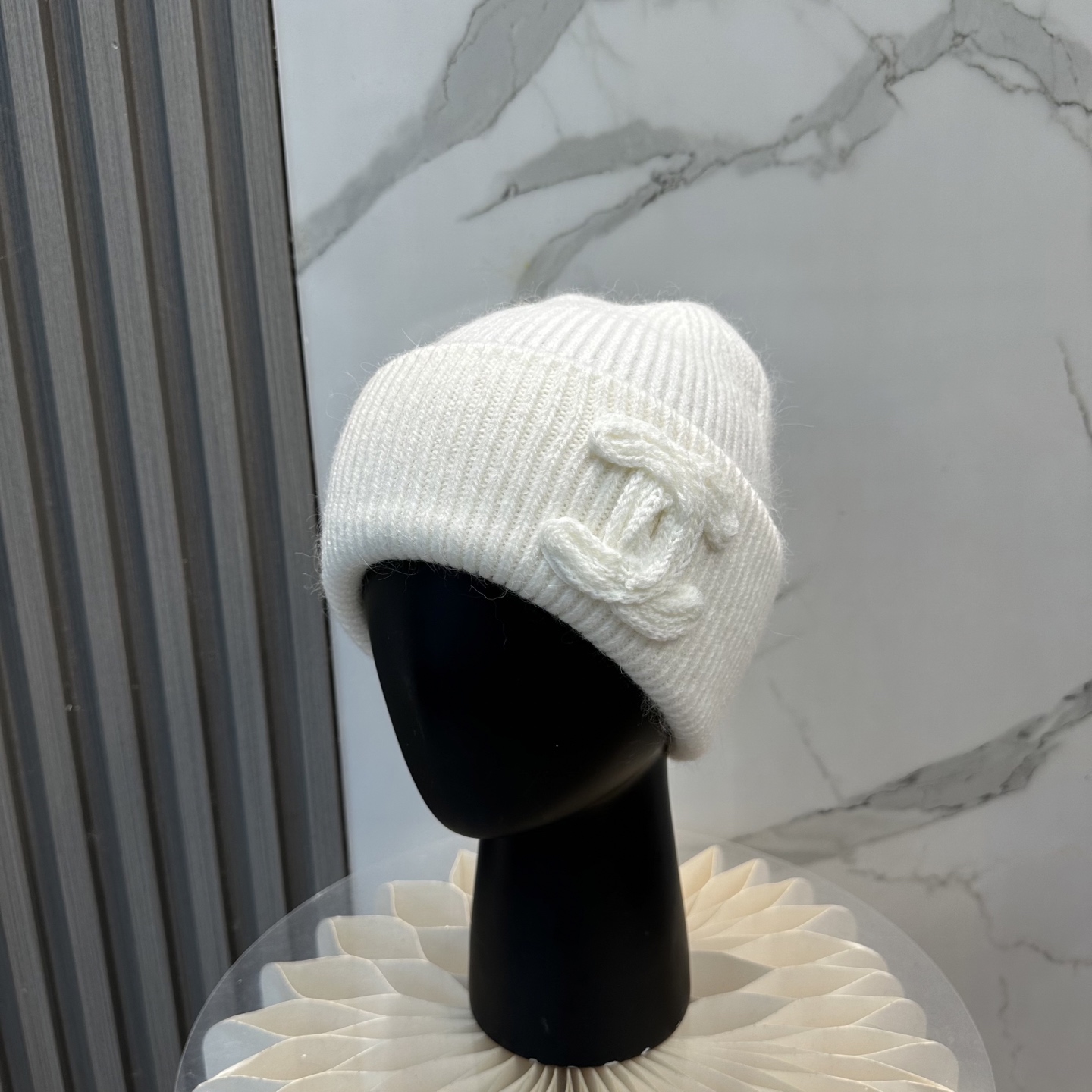 NO:704040,CHANEL's popular knitted hat!  Xiaohongshu new product release, great, high-elastic fabric, classic colors, same style for men and women. Hats, fisherman hats, baseball caps, knitted hats, hats, chanel, chanel, espadrilles, hats19860909香奈儿CHANEL 小香爆款针织帽！小红书新品发布,太了,高弹面料 经典色系,男女同款哦帽子渔夫帽棒球帽针织帽,帽子,chanel,chanel,espadrilles,hats,hat