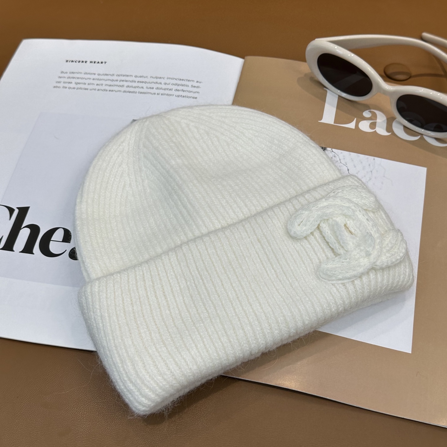 香奈儿CHANEL 小香爆款针织帽！小红书新品发布，太🉑️了，高弹面料 经典色系，男女同款哦