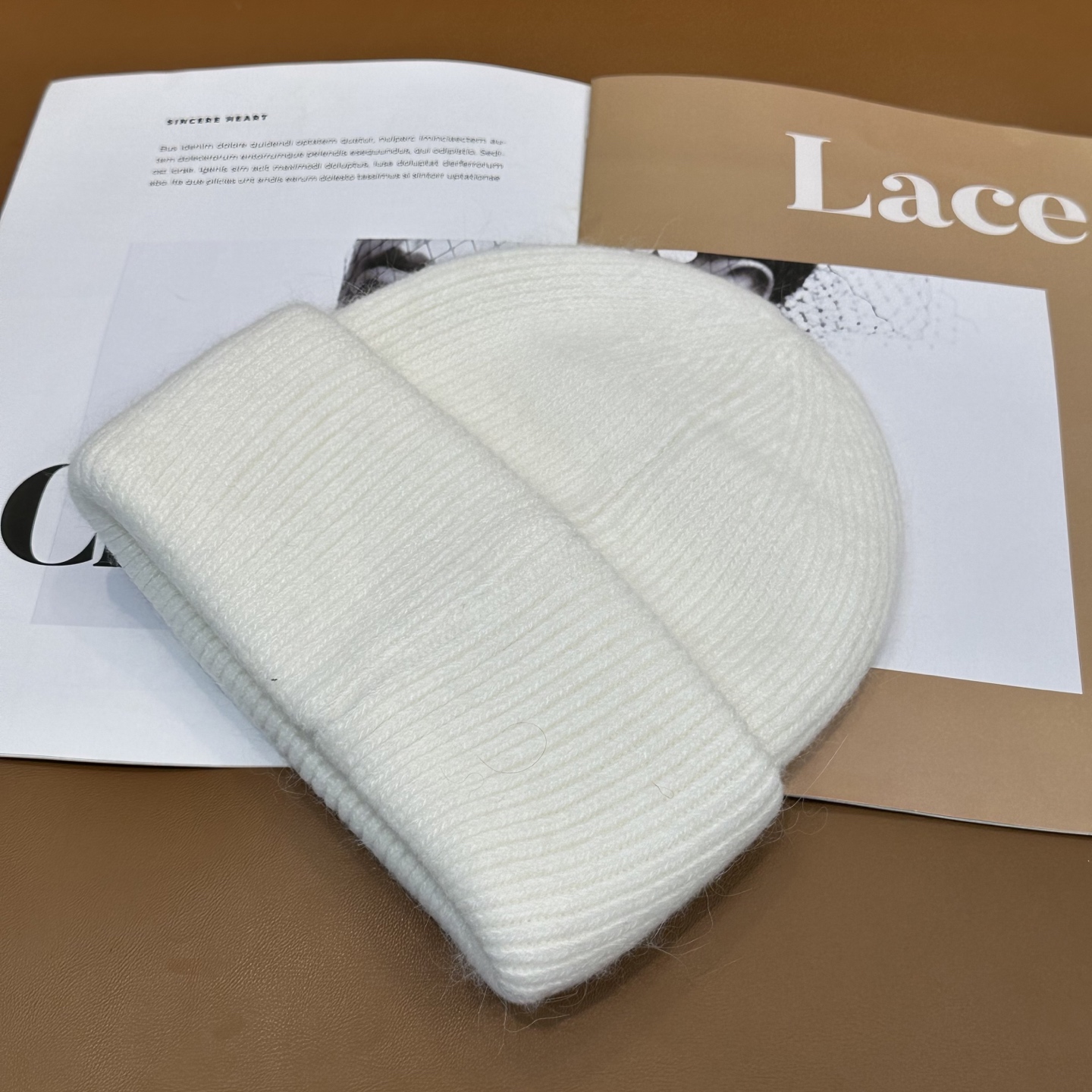 香奈儿CHANEL 小香爆款针织帽！小红书新品发布，太🉑️了，高弹面料 经典色系，男女同款哦