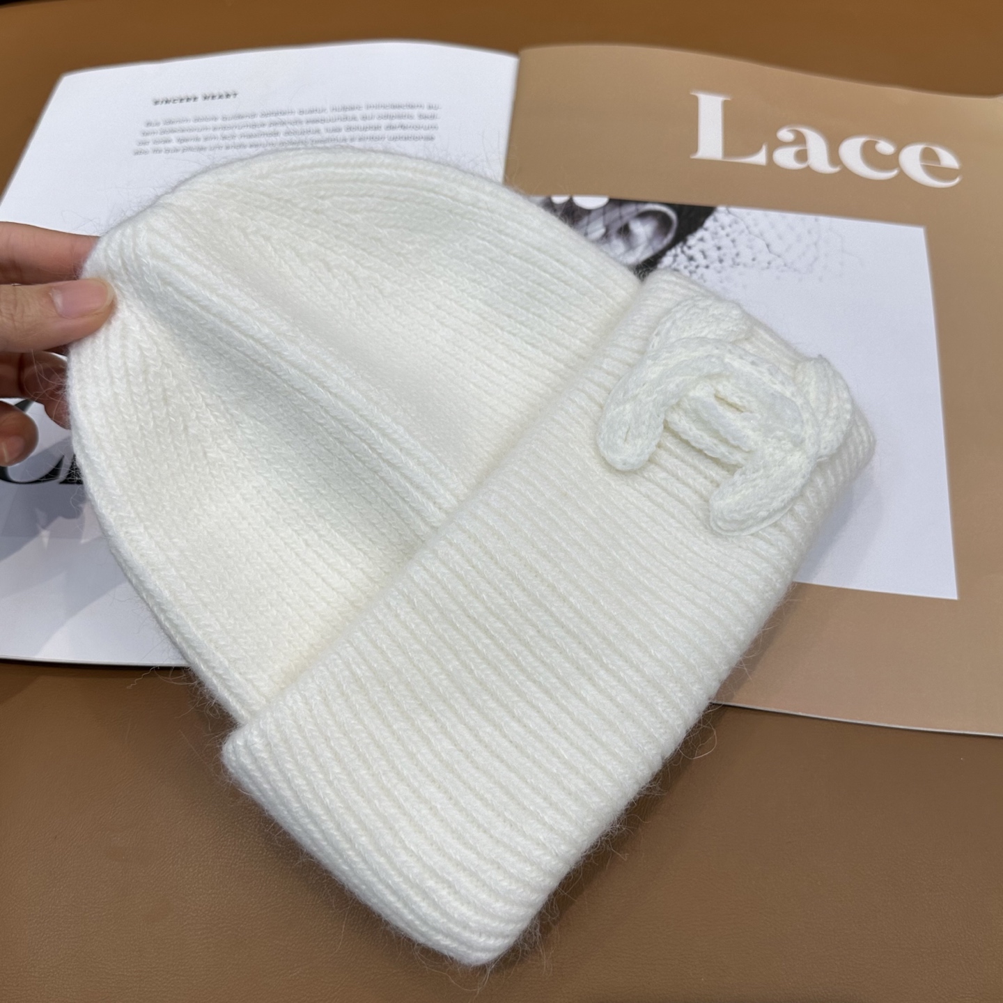 香奈儿CHANEL 小香爆款针织帽！小红书新品发布，太🉑️了，高弹面料 经典色系，男女同款哦