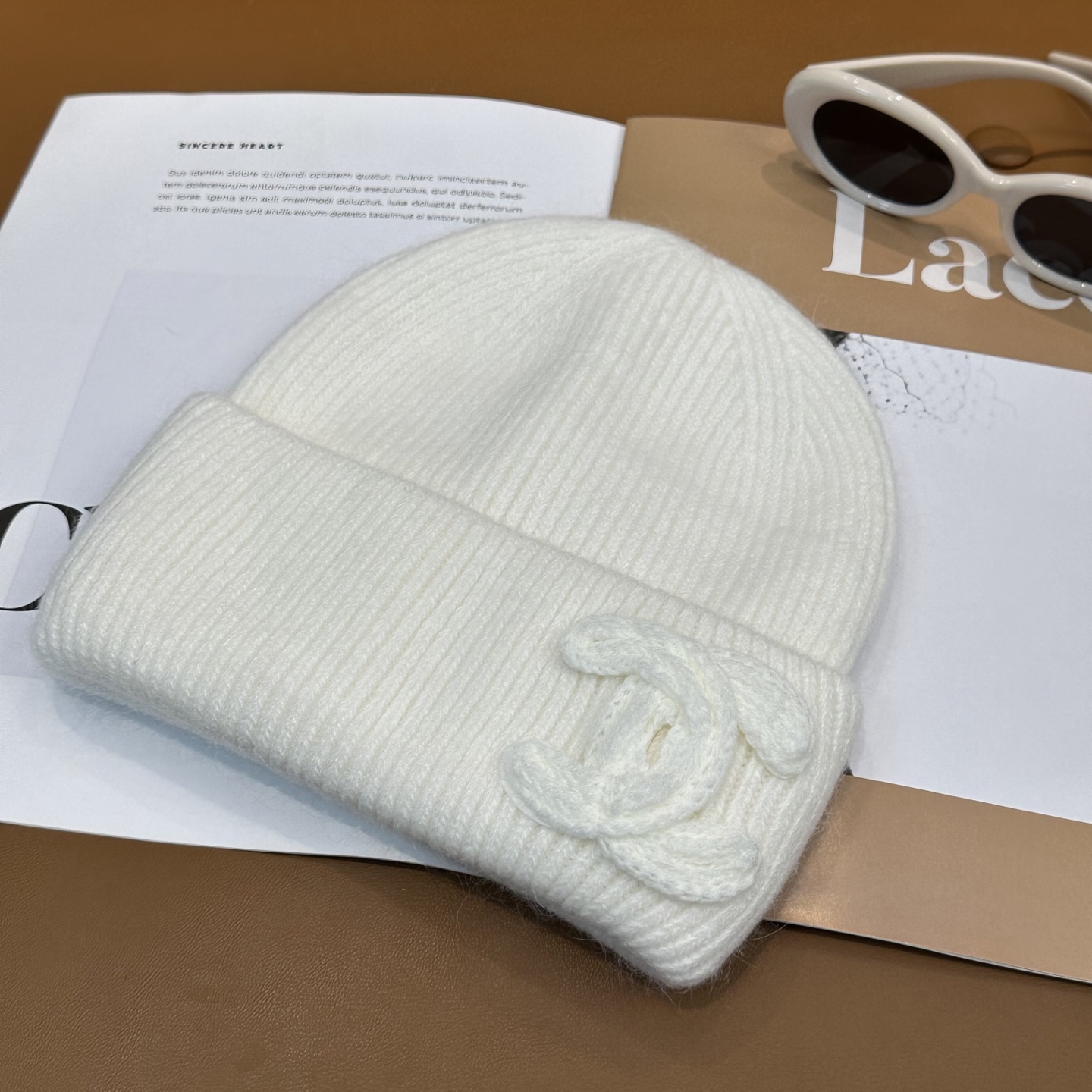 香奈儿CHANEL 小香爆款针织帽！小红书新品发布，太🉑️了，高弹面料 经典色系，男女同款哦