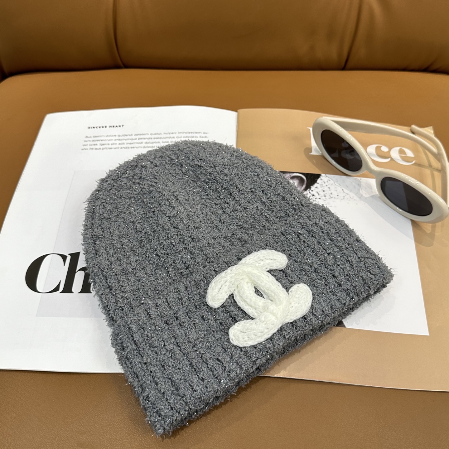 香奈儿CHANEL 小香爆款针织帽！小红书新品发布，太🉑️了，高弹面料 经典色系，男女同款哦