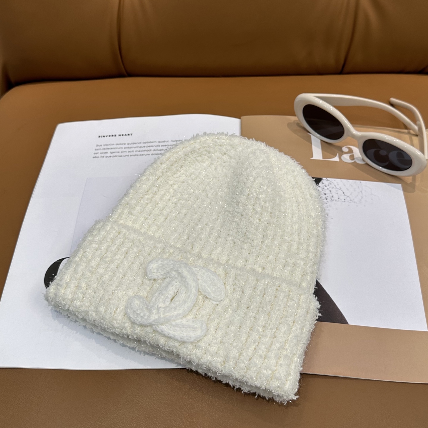 香奈儿CHANEL 小香爆款针织帽！小红书新品发布，太🉑️了，高弹面料 经典色系，男女同款哦