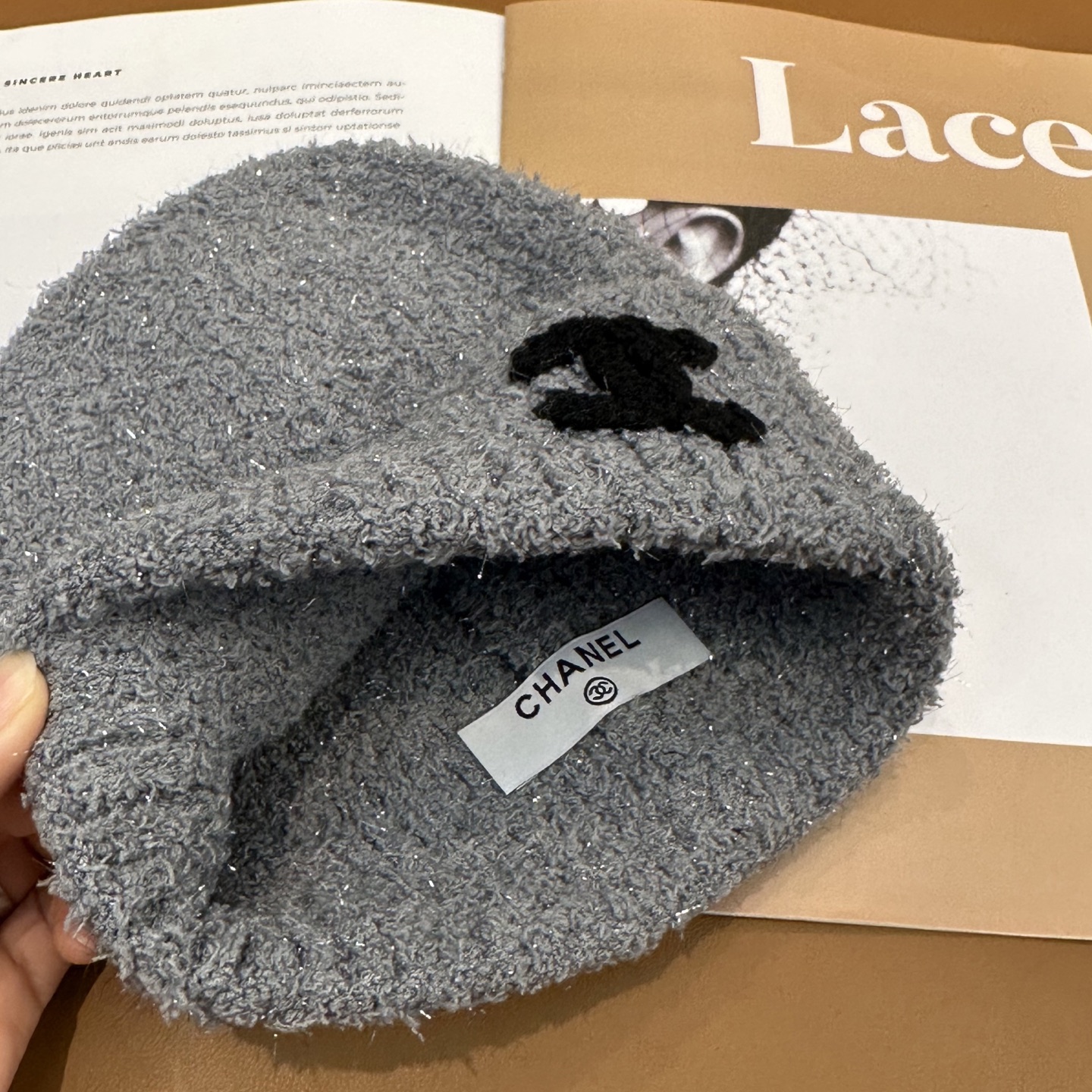 香奈儿CHANEL 小香爆款针织帽！小红书新品发布，太🉑️了，高弹面料 经典色系，男女同款哦
